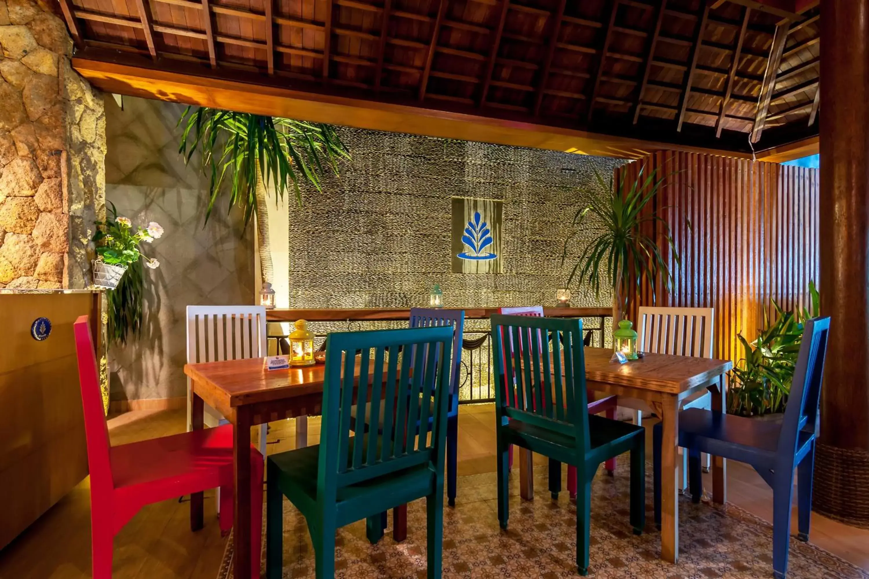 Restaurant/places to eat in Rhadana Hotel