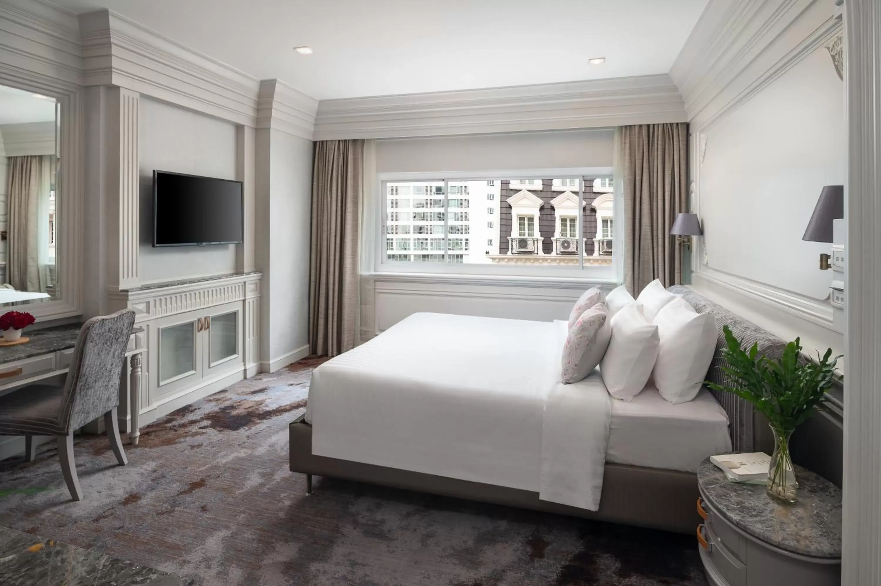Bedroom in Kingston Suites Bangkok