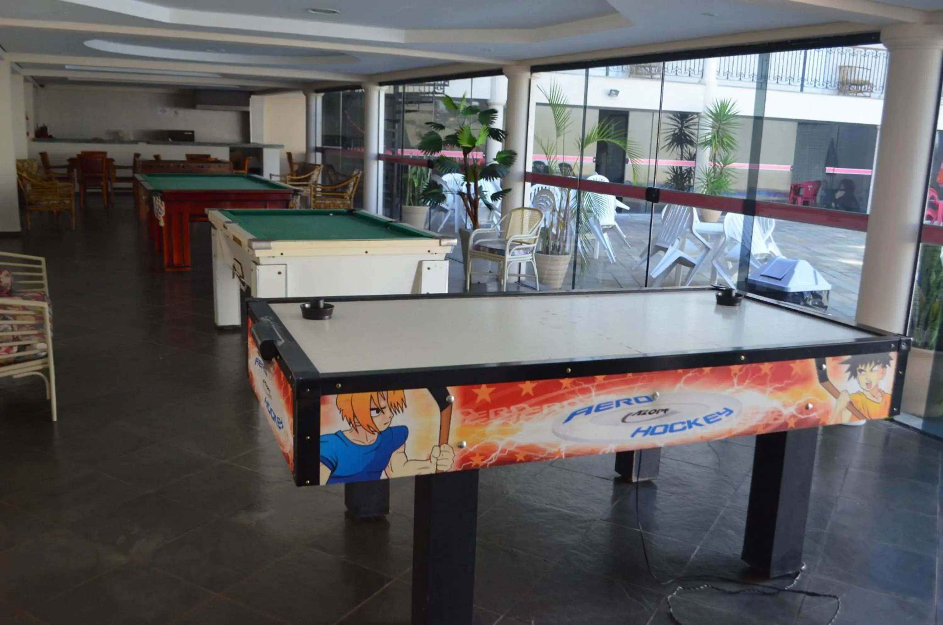 Day, Billiards in Hotel São Luiz