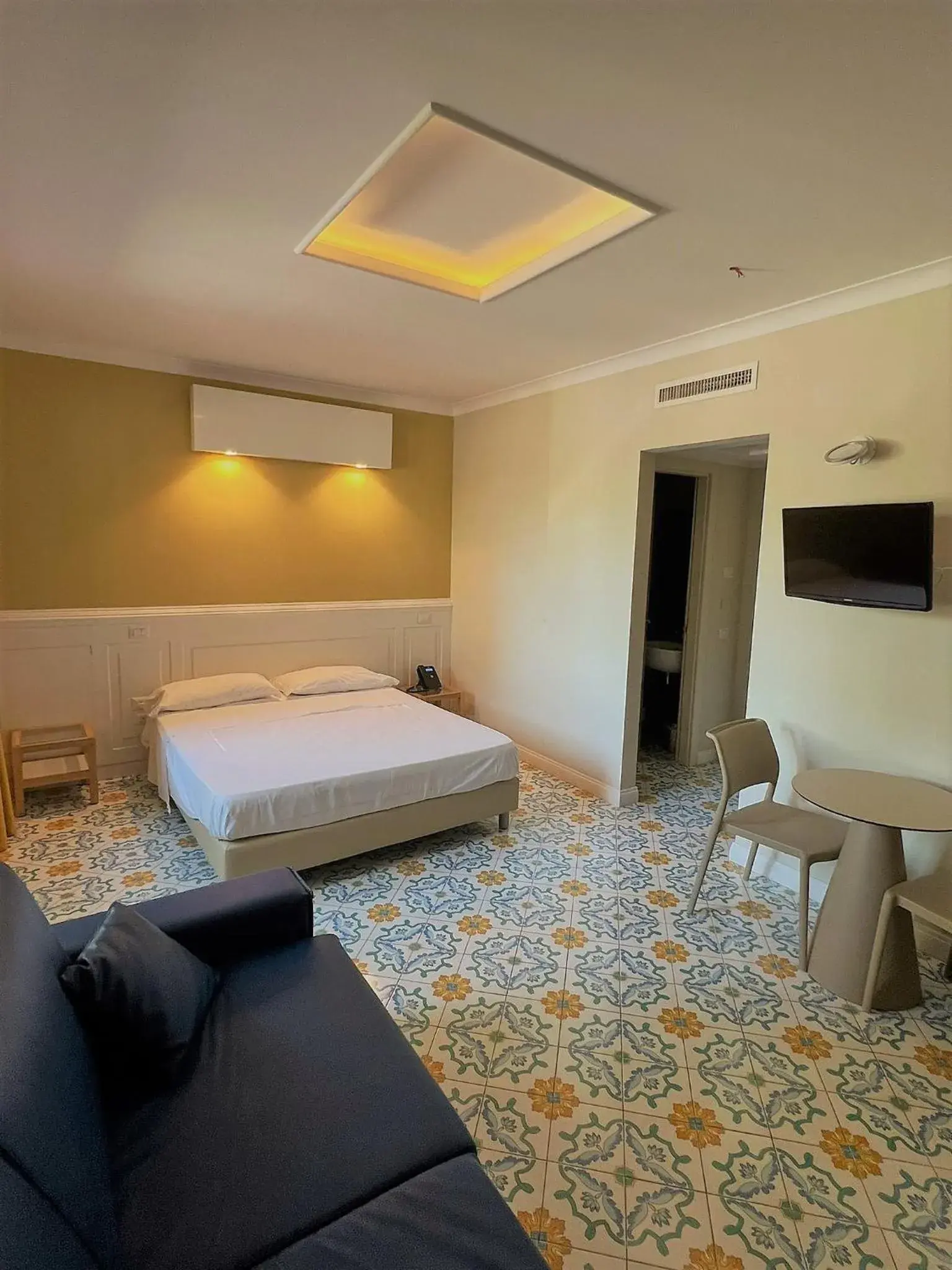 Bed in Hotel Zeus