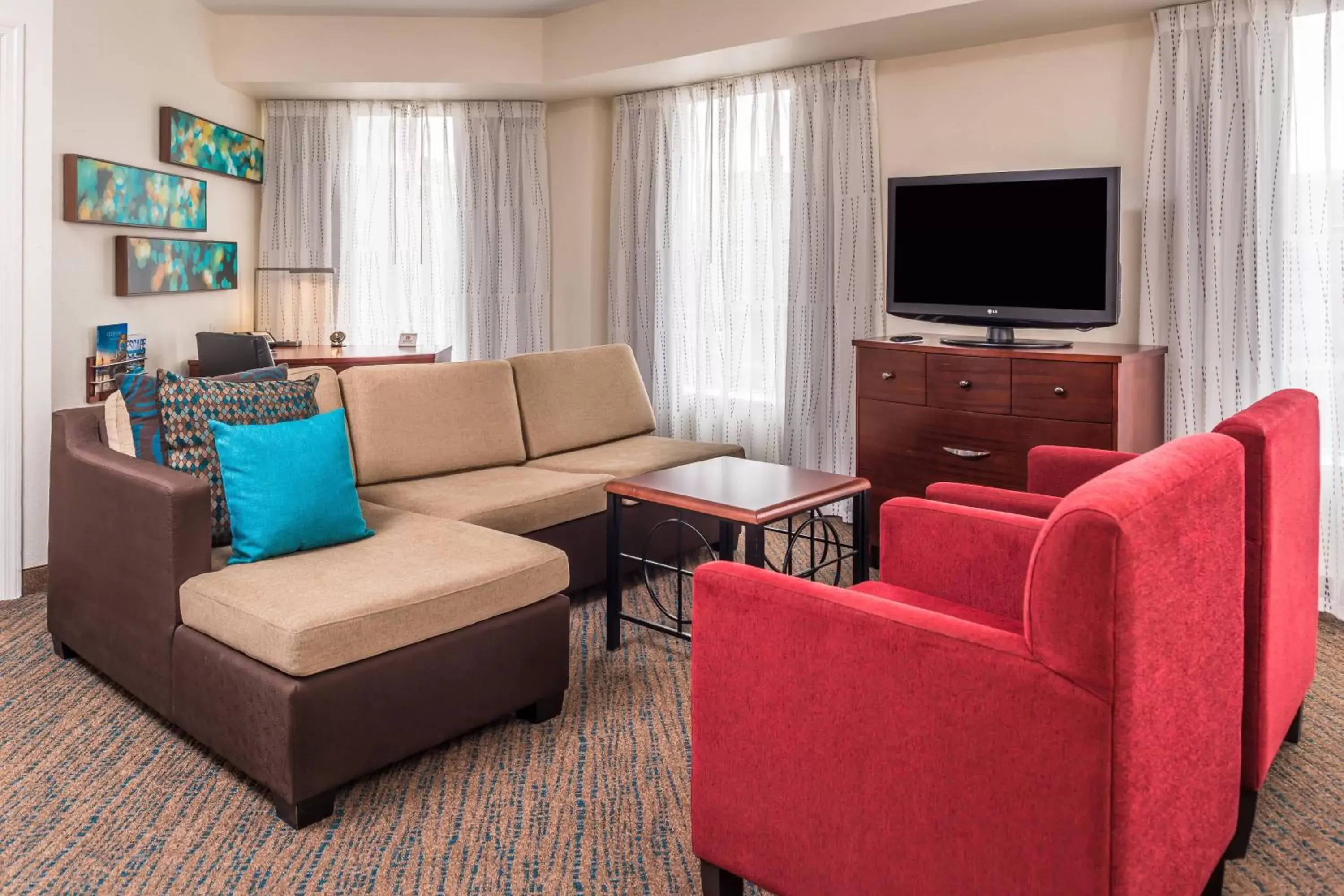 Bedroom, Seating Area in Residence Inn Pittsburgh North Shore