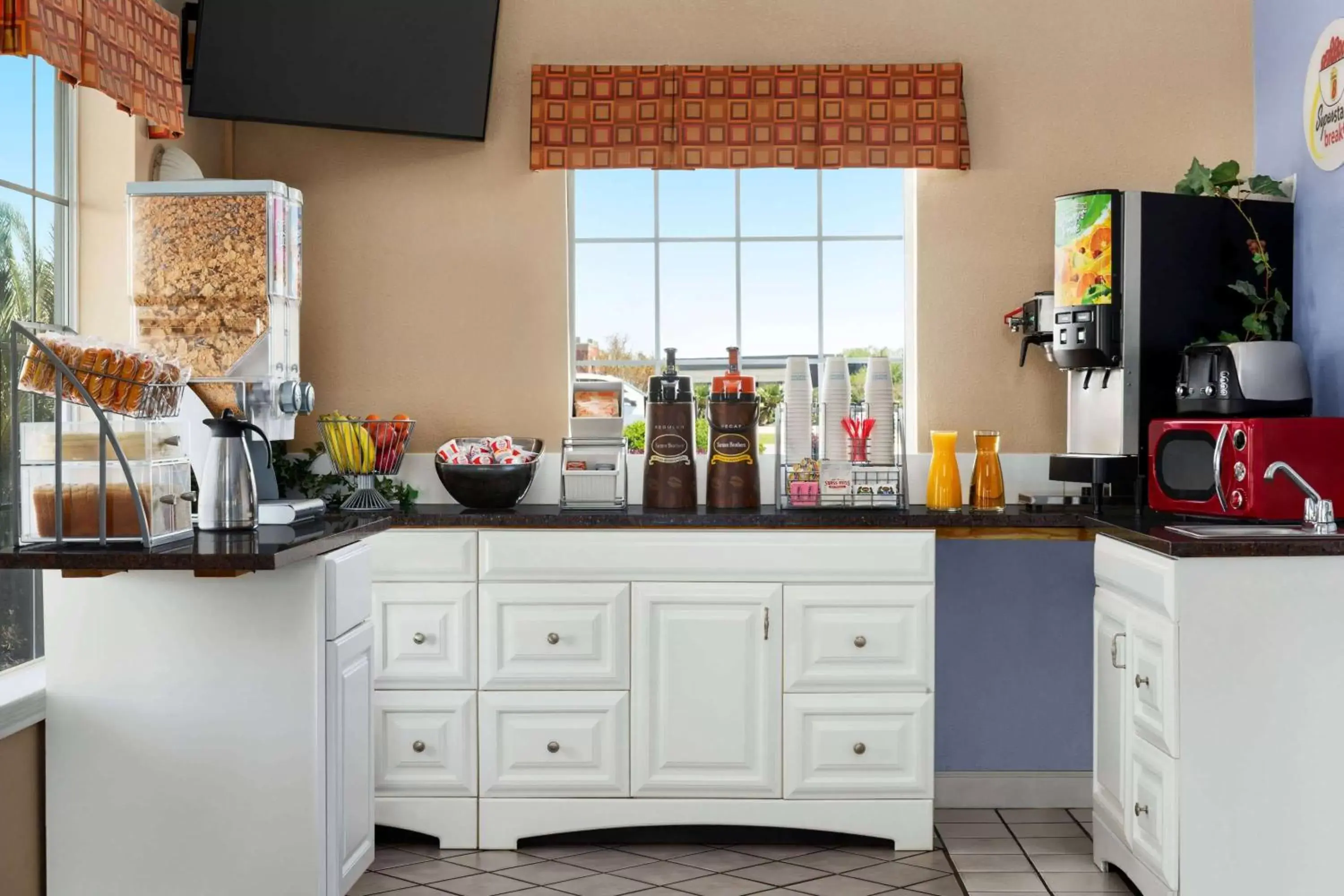 Restaurant/places to eat in Super 8 by Wyndham Foley Restaurant/places to eat in Super 8 by Wyndham Foley