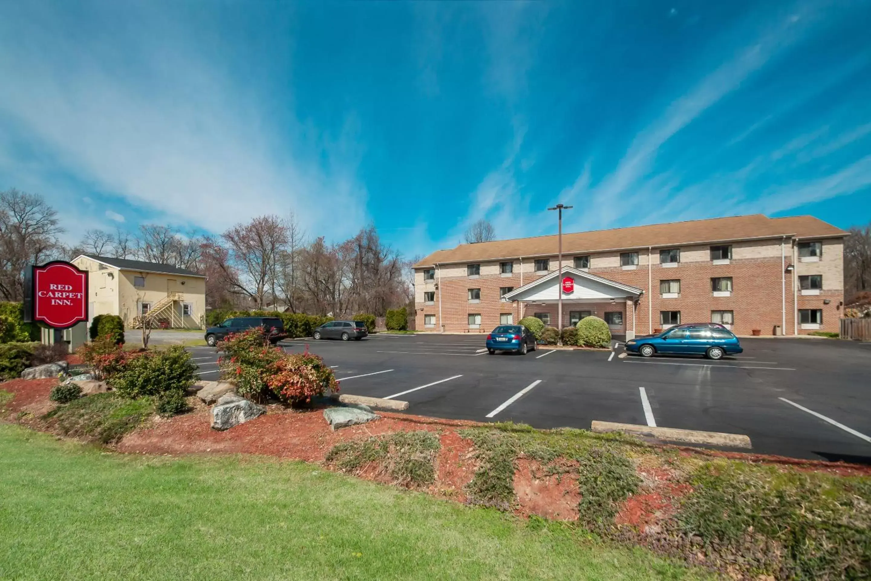 Facade/entrance, Property Building in Red Carpet Inn-Indian Head