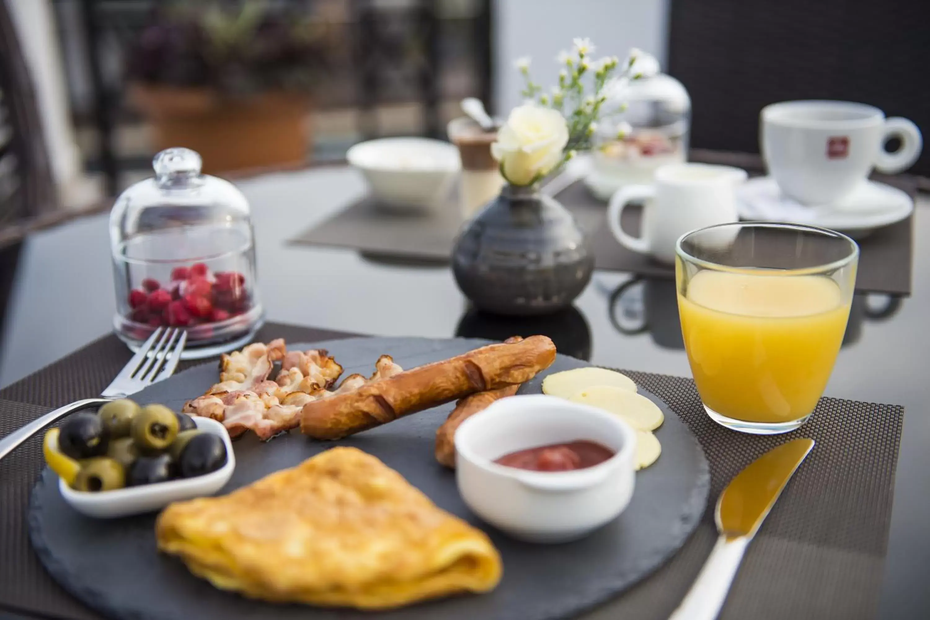 Restaurant/places to eat in Tbilisi Inn Restaurant/places to eat in Tbilisi Inn