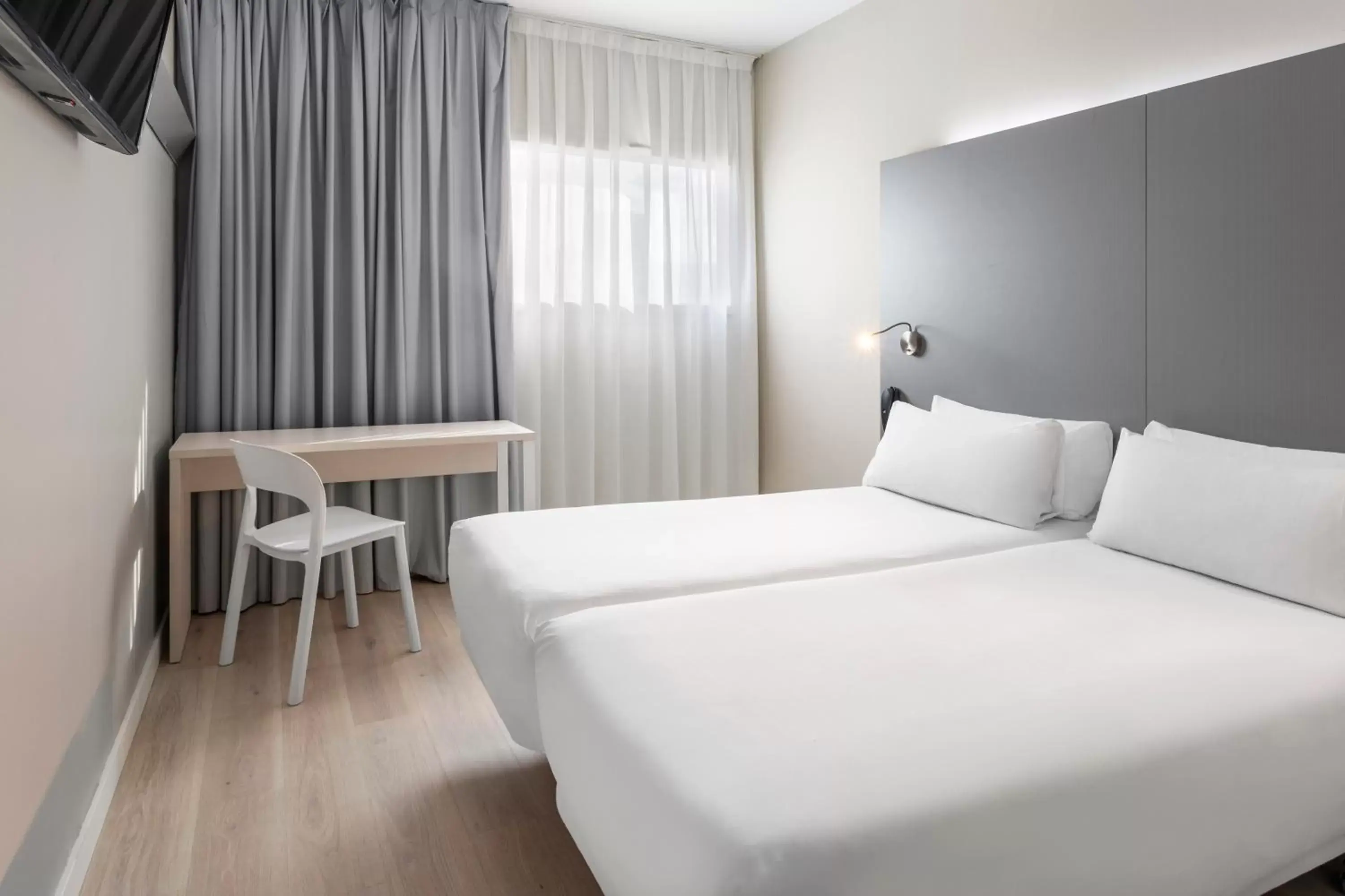 Bed in B&B HOTEL Barcelona Mollet