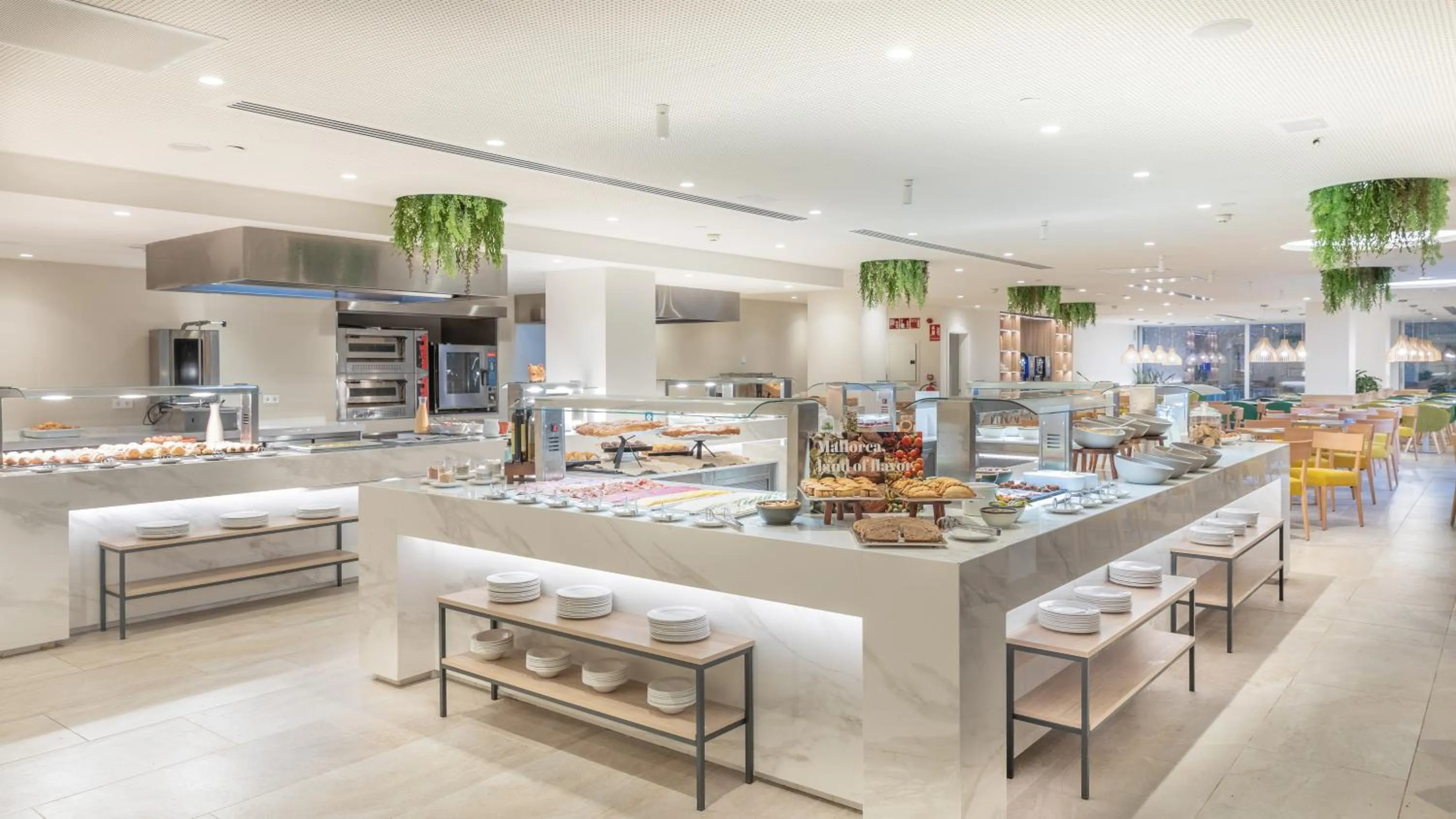 Restaurant/places to eat in JS Portocolom Suites