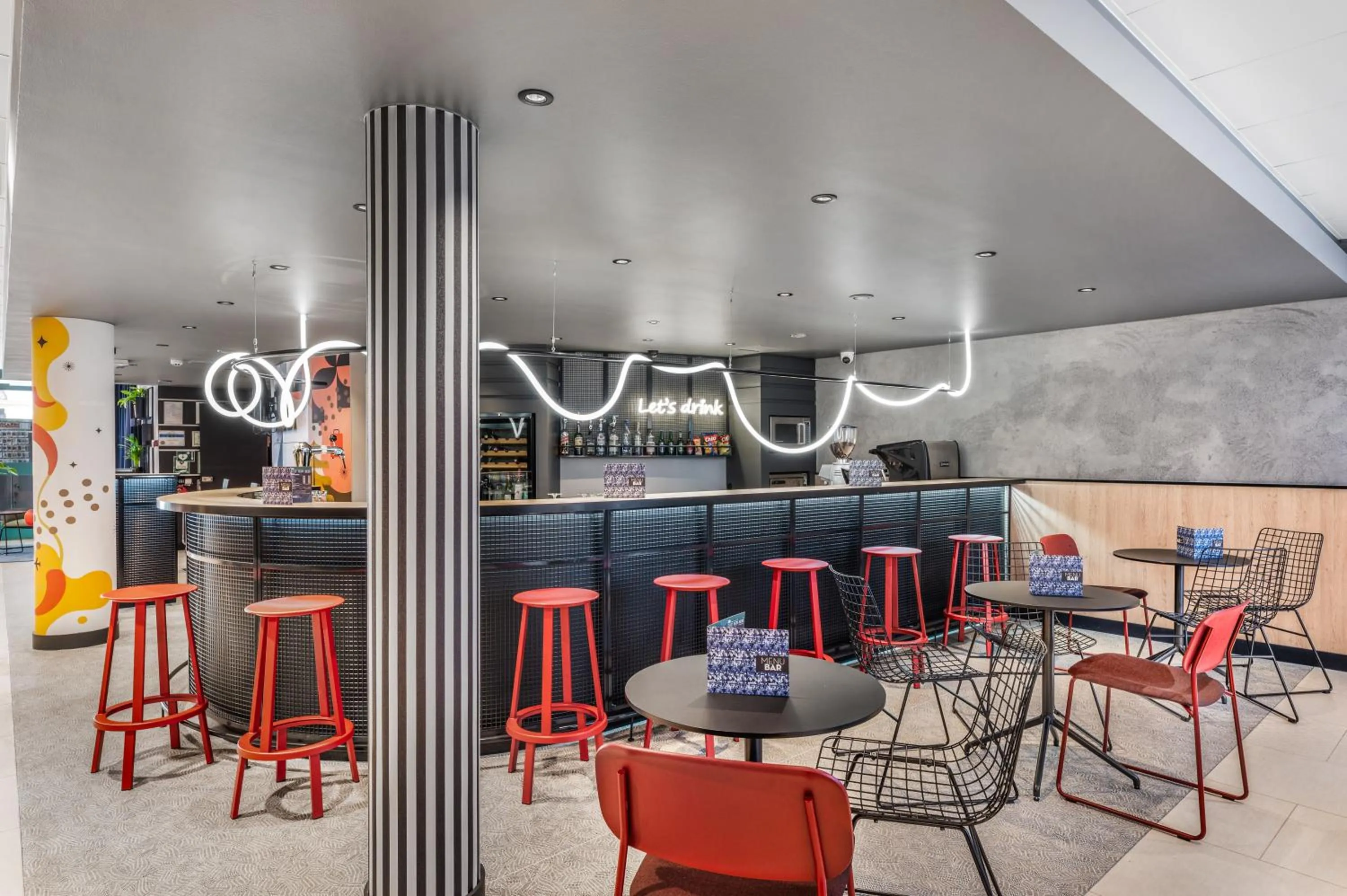 Lobby or reception in Ibis Budapest Centrum