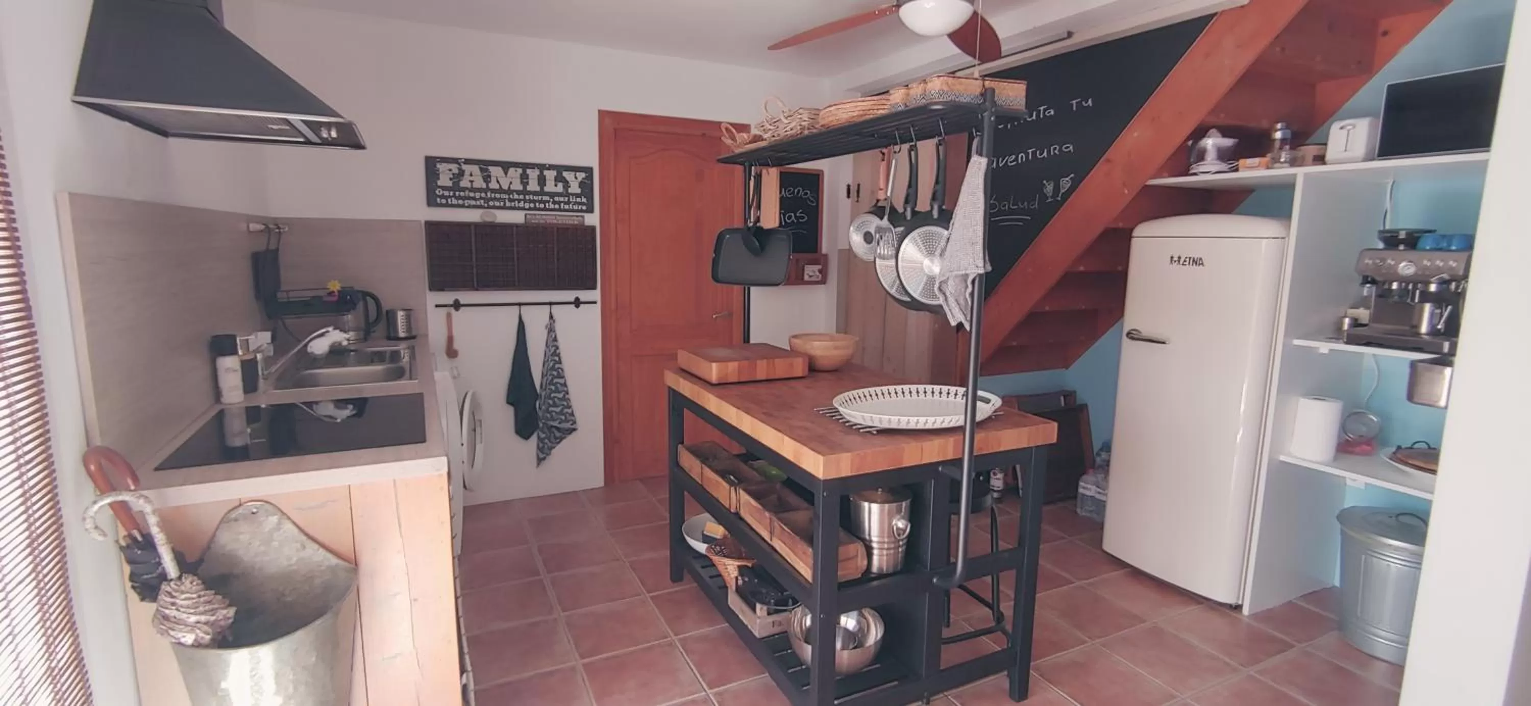 Breakfast, Kitchen/Kitchenette in Casa Flamingo