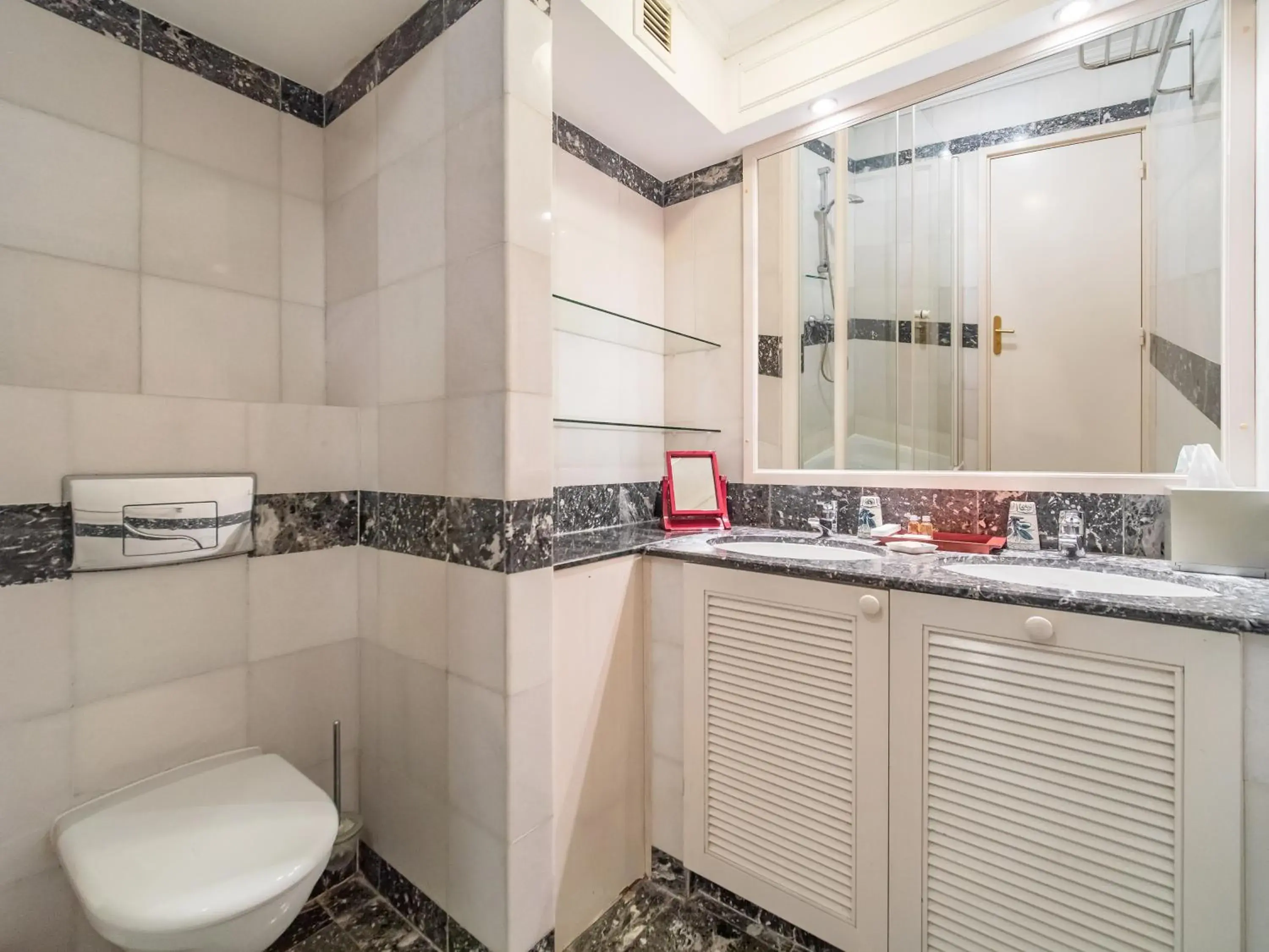 Bathroom in Saigon Domaine Luxury Residences