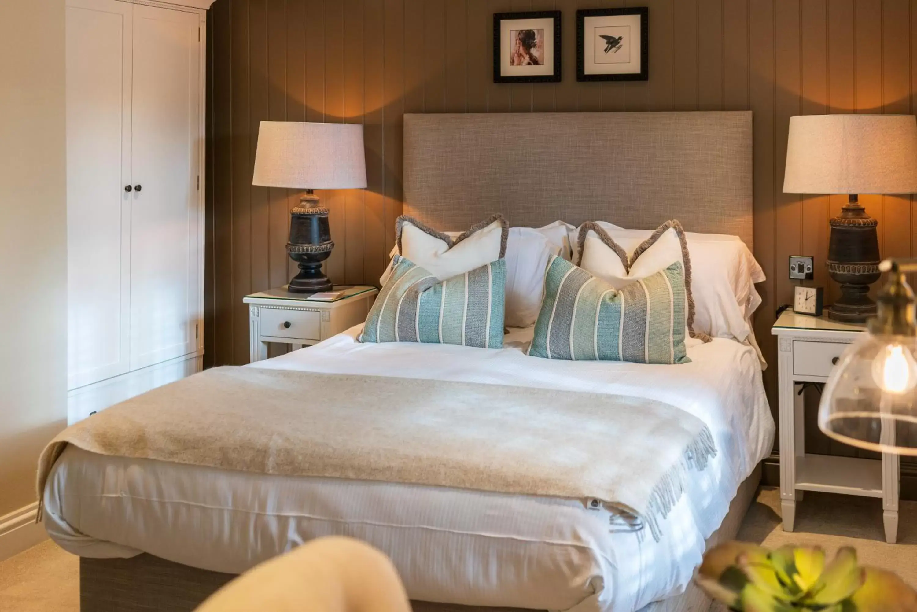 Family Room in The Rising Sun Family Room in The Rising Sun