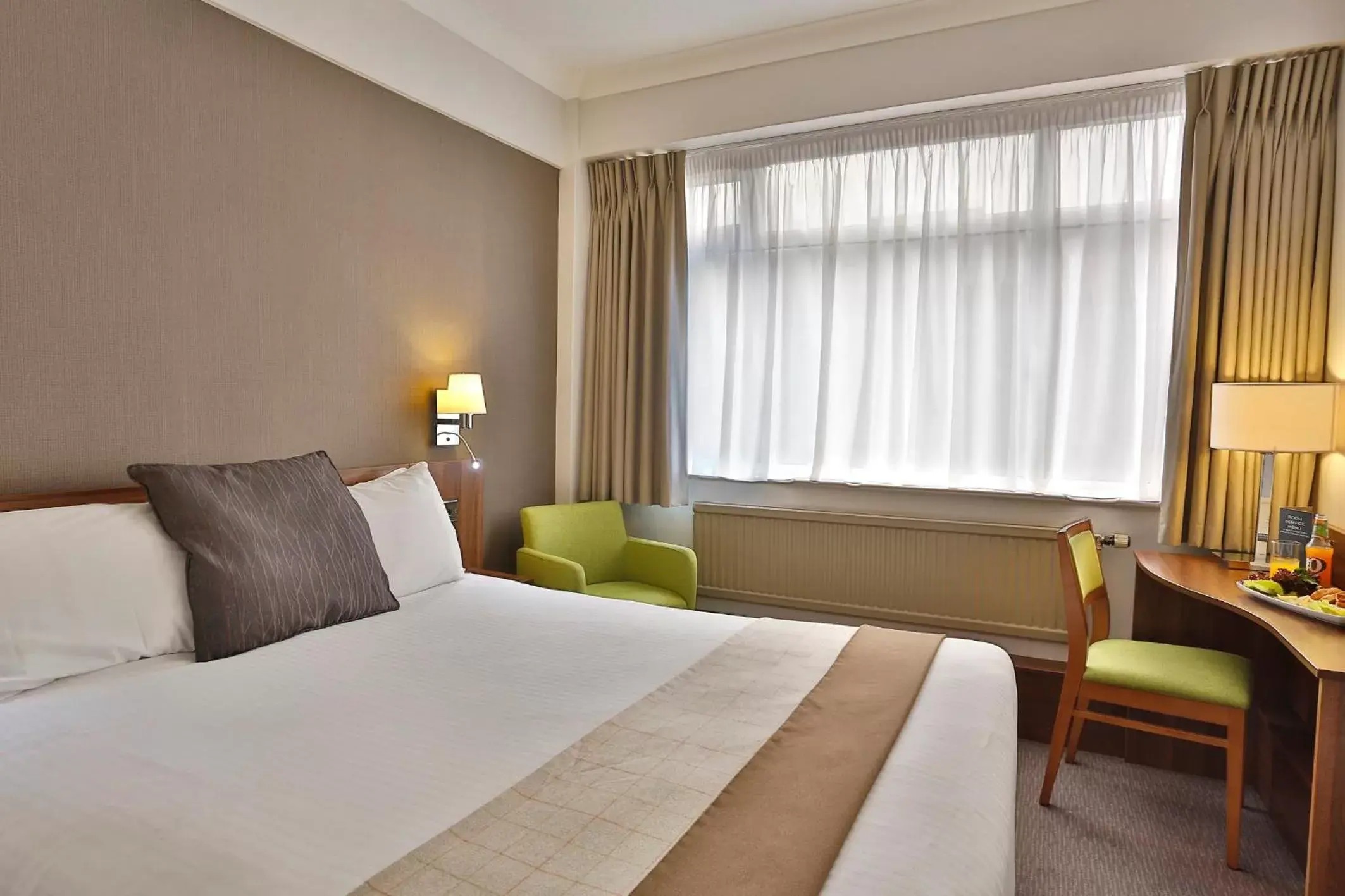 Bedroom, Bed in Best Western Manchester Altrincham Cresta Court Hotel