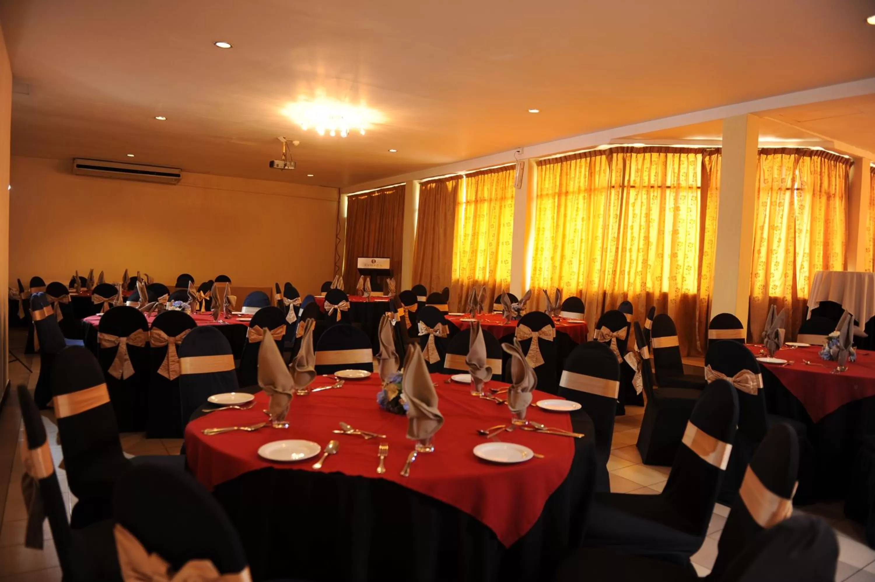 Business facilities in Ramada Katunayake