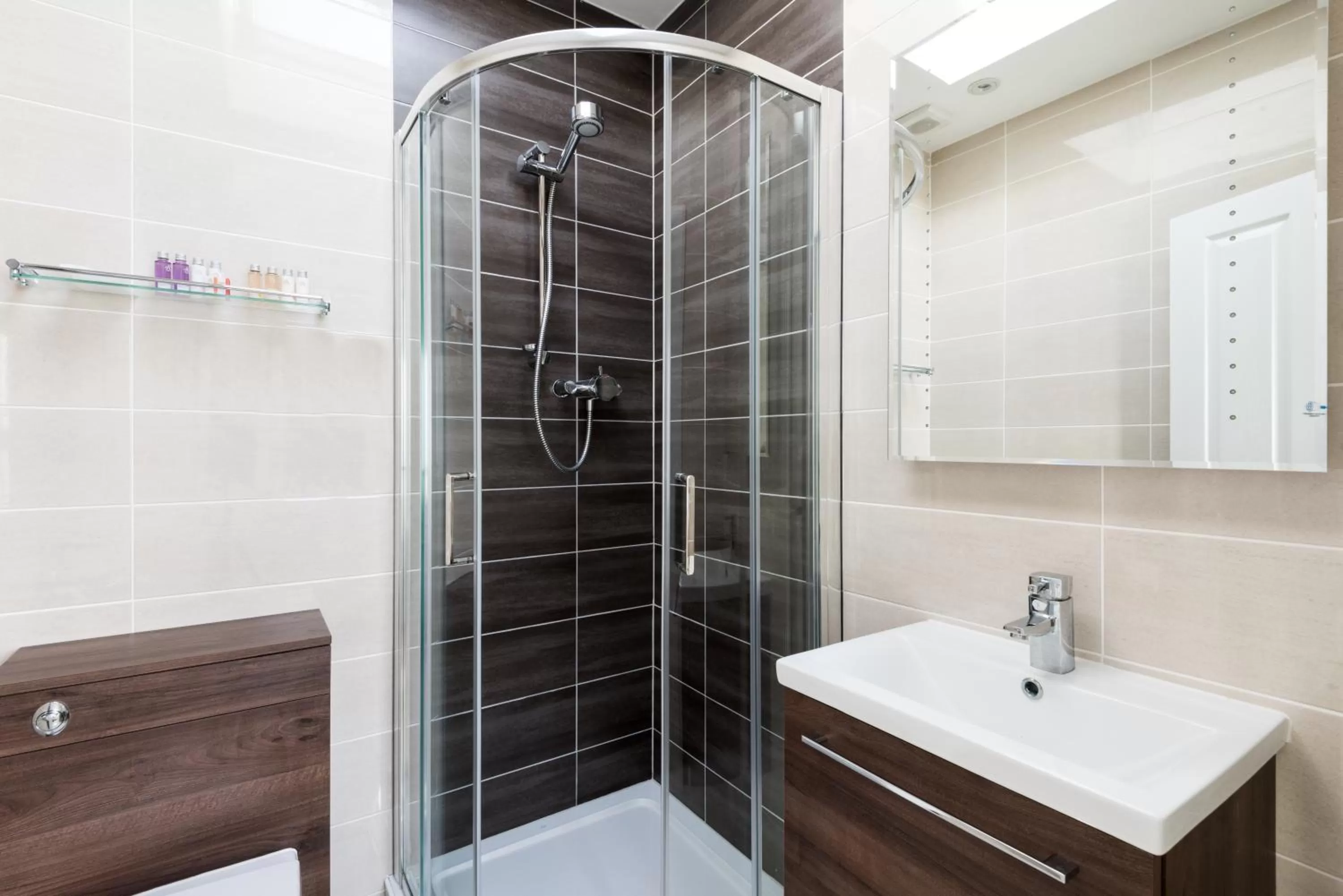 Shower in The Atholl Palace