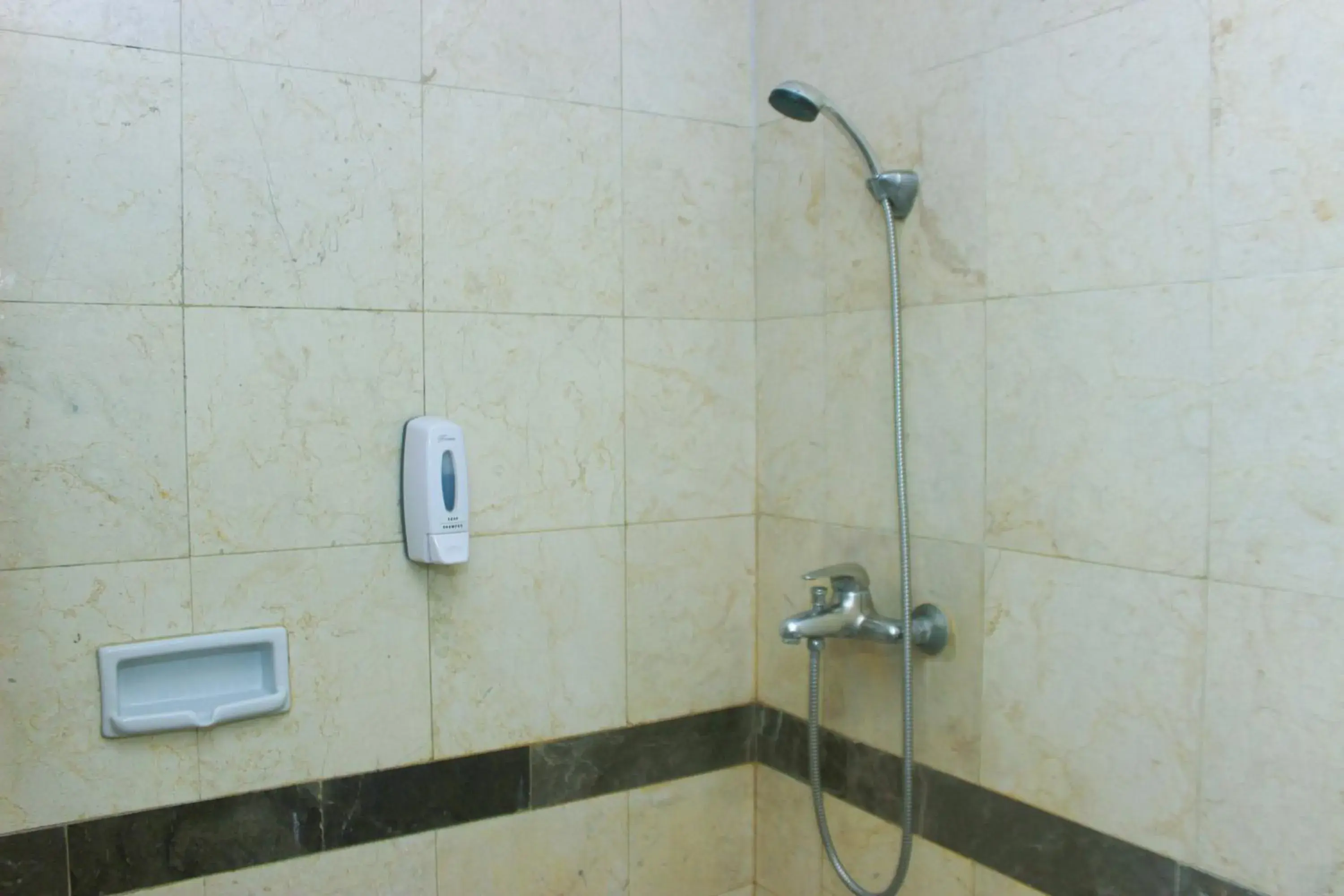 Shower, Bathroom in Mega Anggrek Hotel Jakarta Slipi