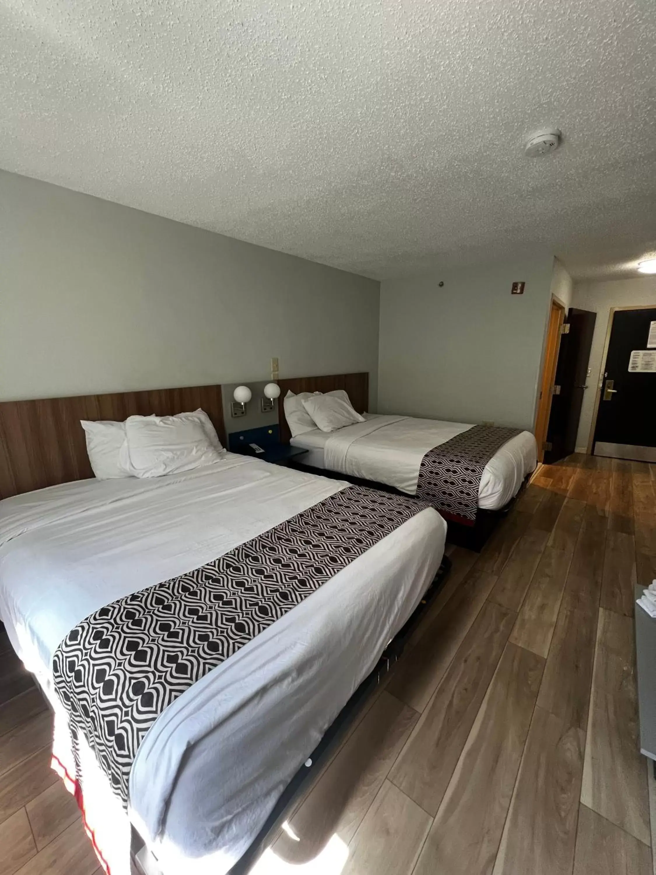 Bed in Microtel Inn by Wyndham Atlanta Airport