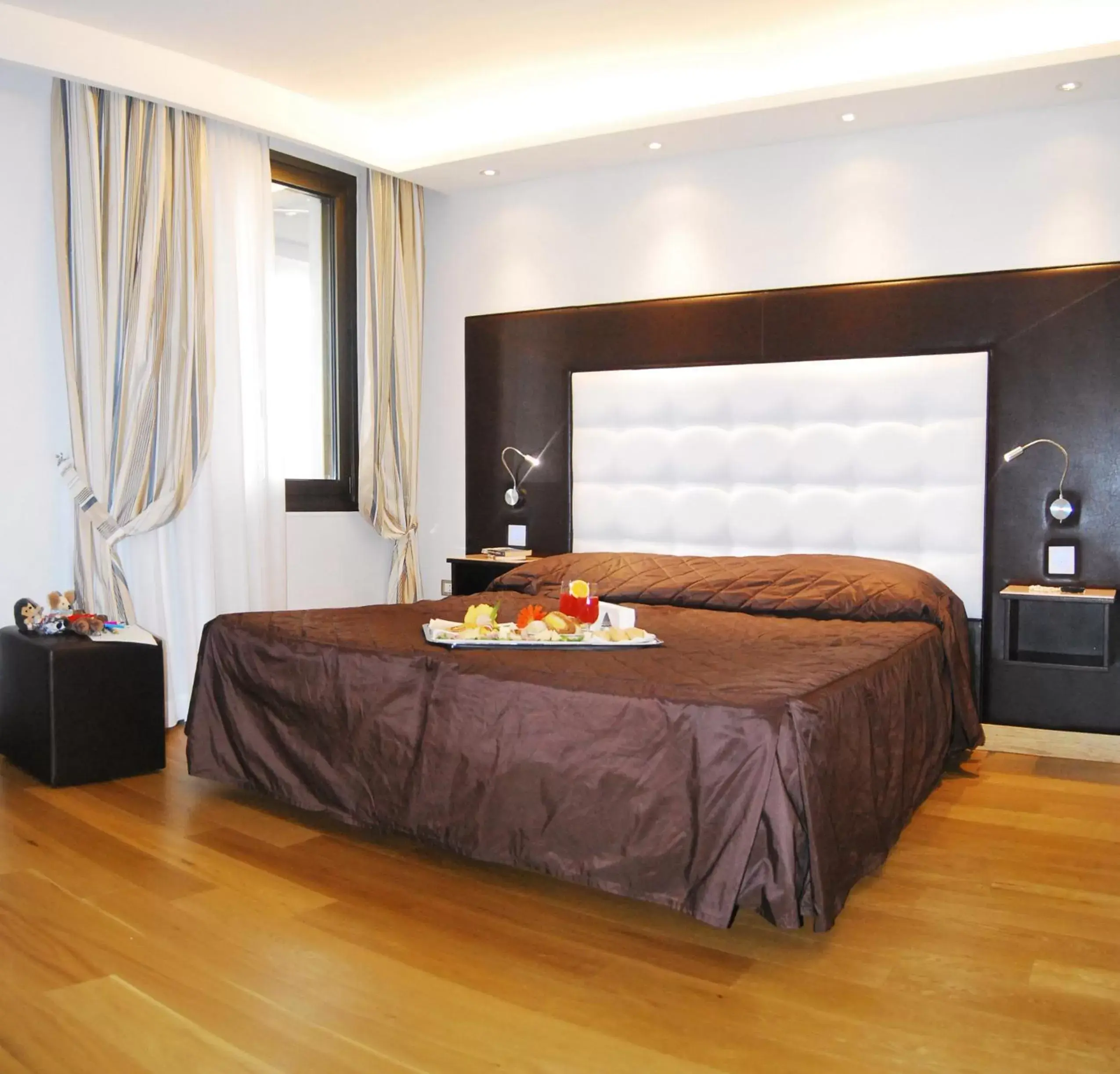 Bed in Hotel Royal Caserta