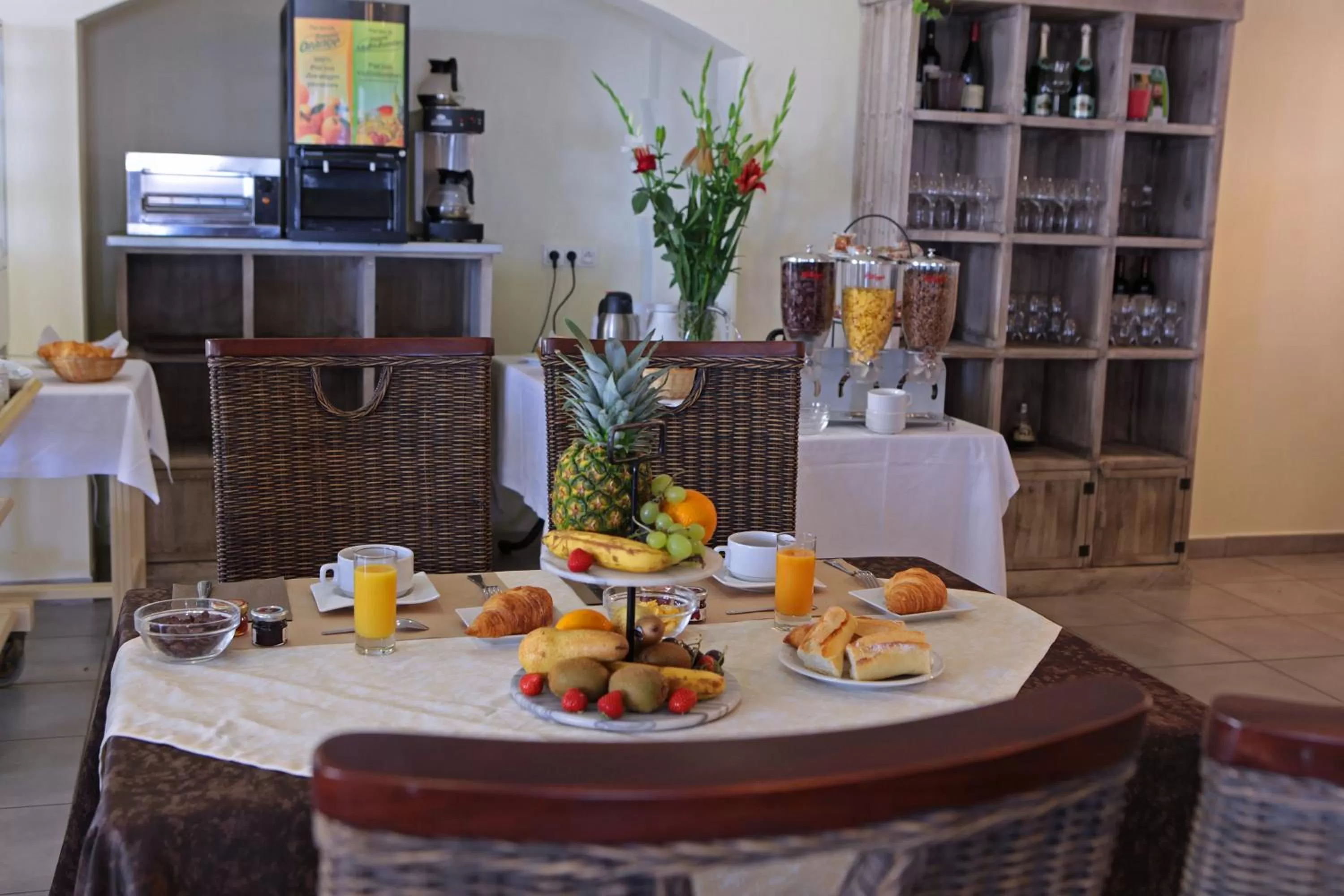 Restaurant/places to eat in Logis Hotel Restaurant le Mirador