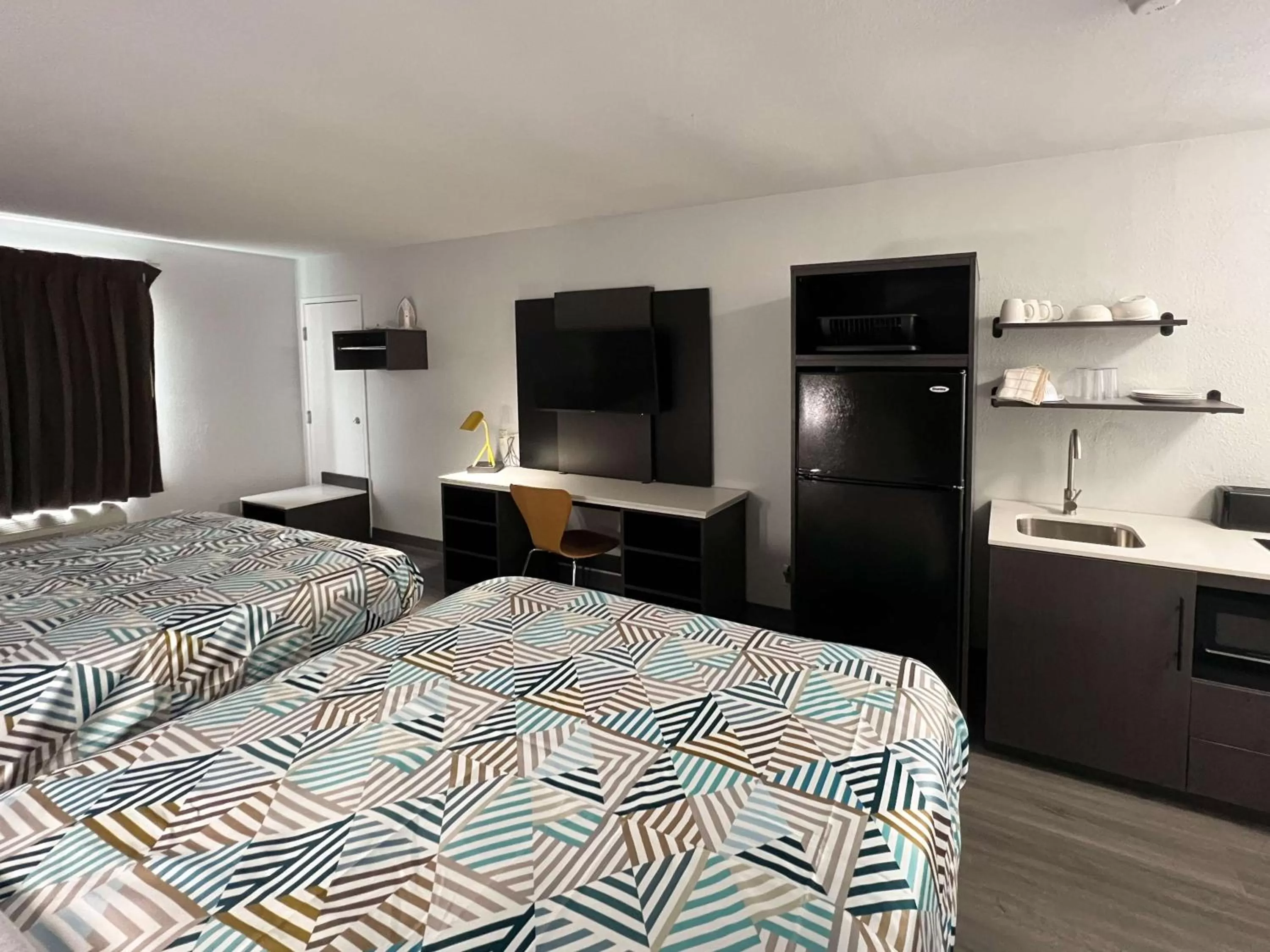 Deluxe Queen Room with Two Queen Beds - Non-Smoking in Studio 6 Altoona, IA - Des Moines East