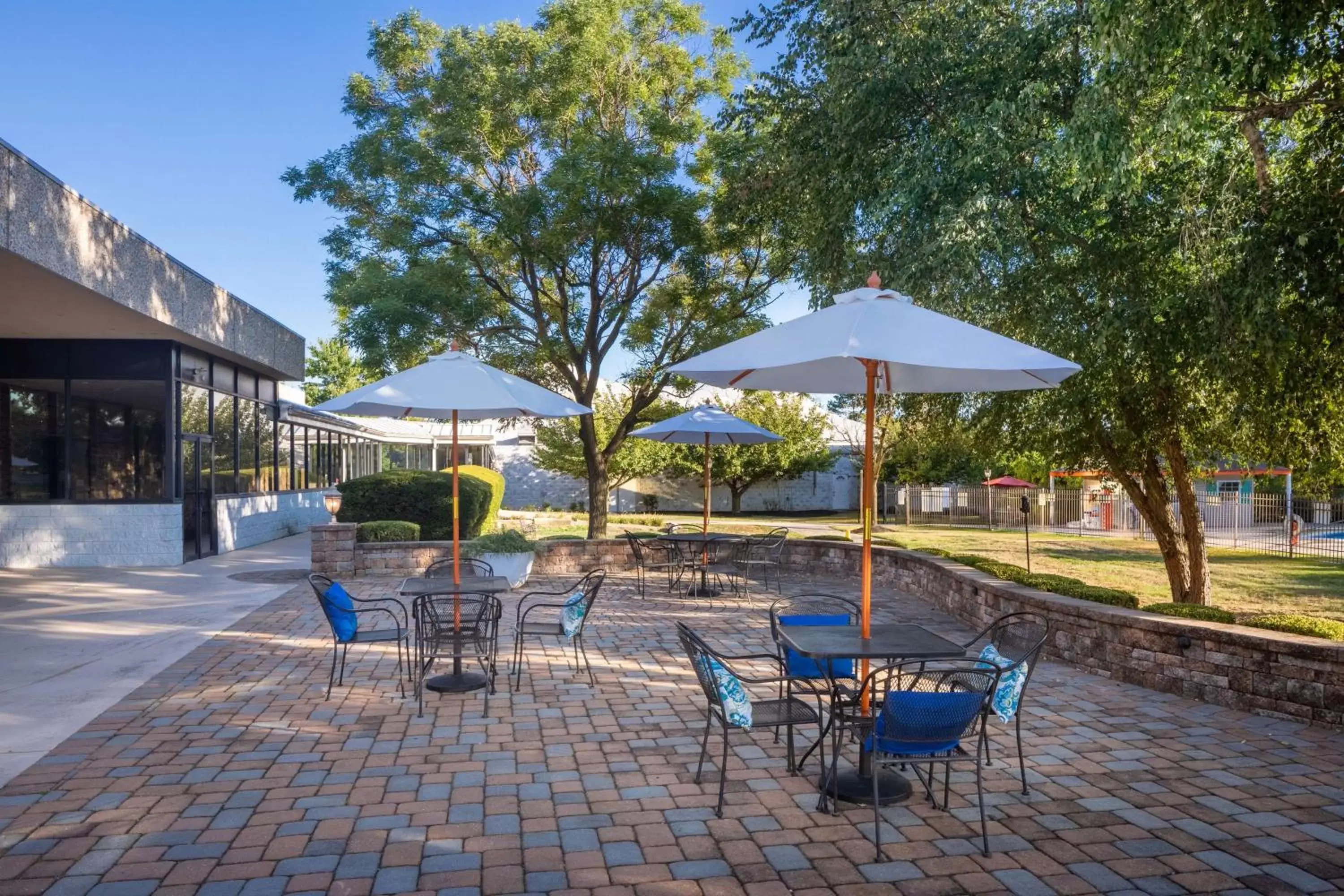 Patio, Swimming Pool in DoubleTree by Hilton Cherry Hill Philadelphia