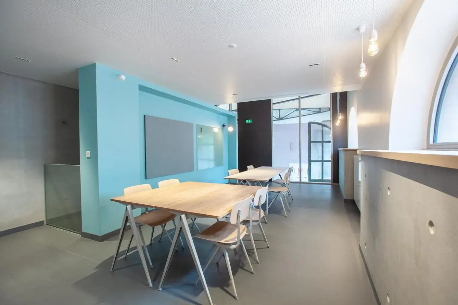 Business facilities, Dining Area in The People - Strasbourg