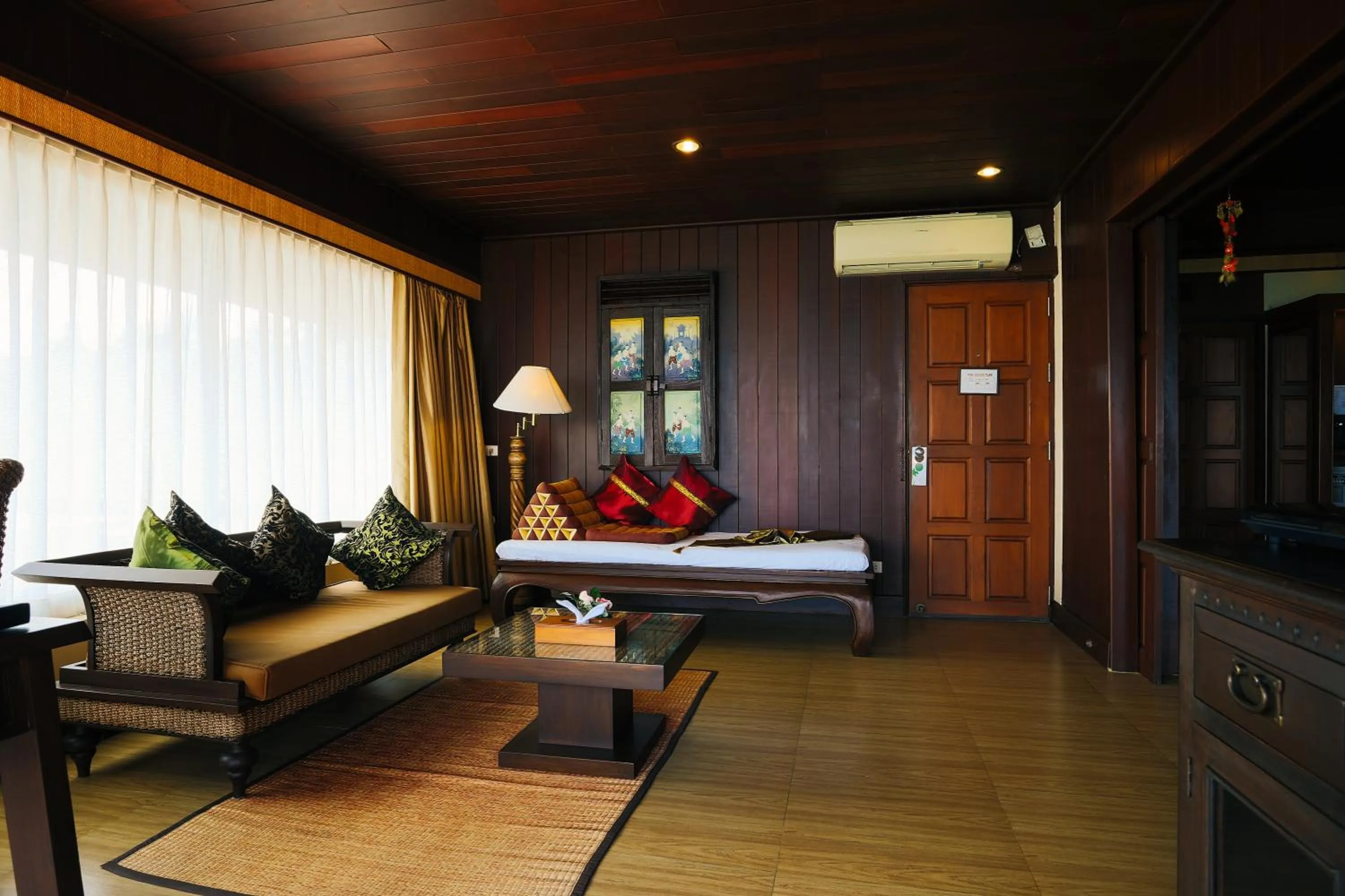 Living room, Bed in Samui Bayview Resort & Spa - SHA Plus