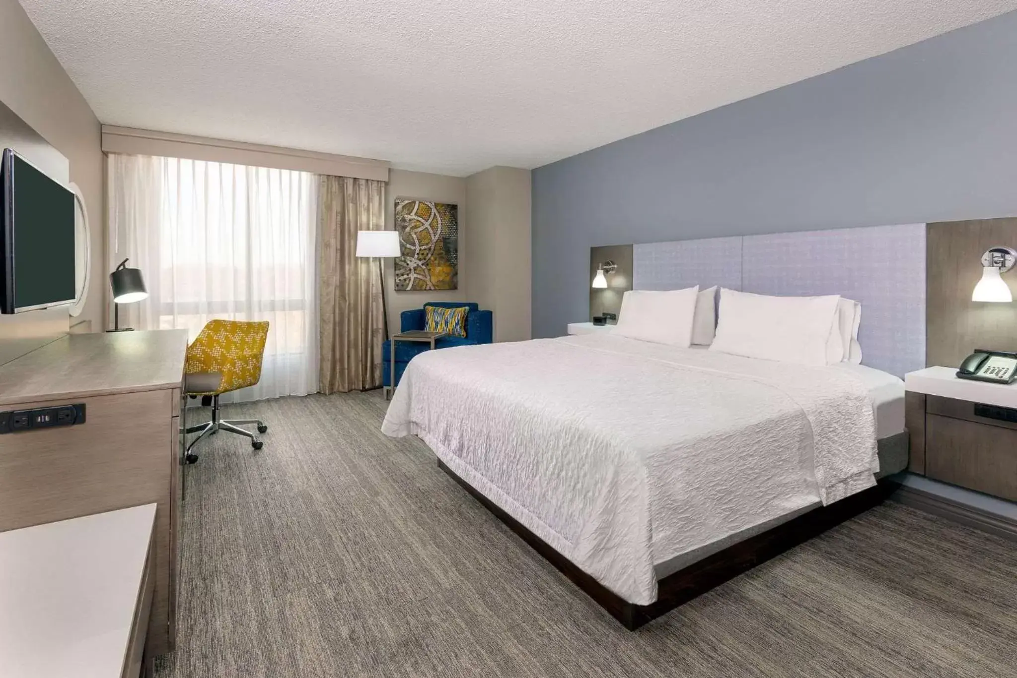 Bedroom, Bed in Hampton Inn & Suites Country Club Plaza