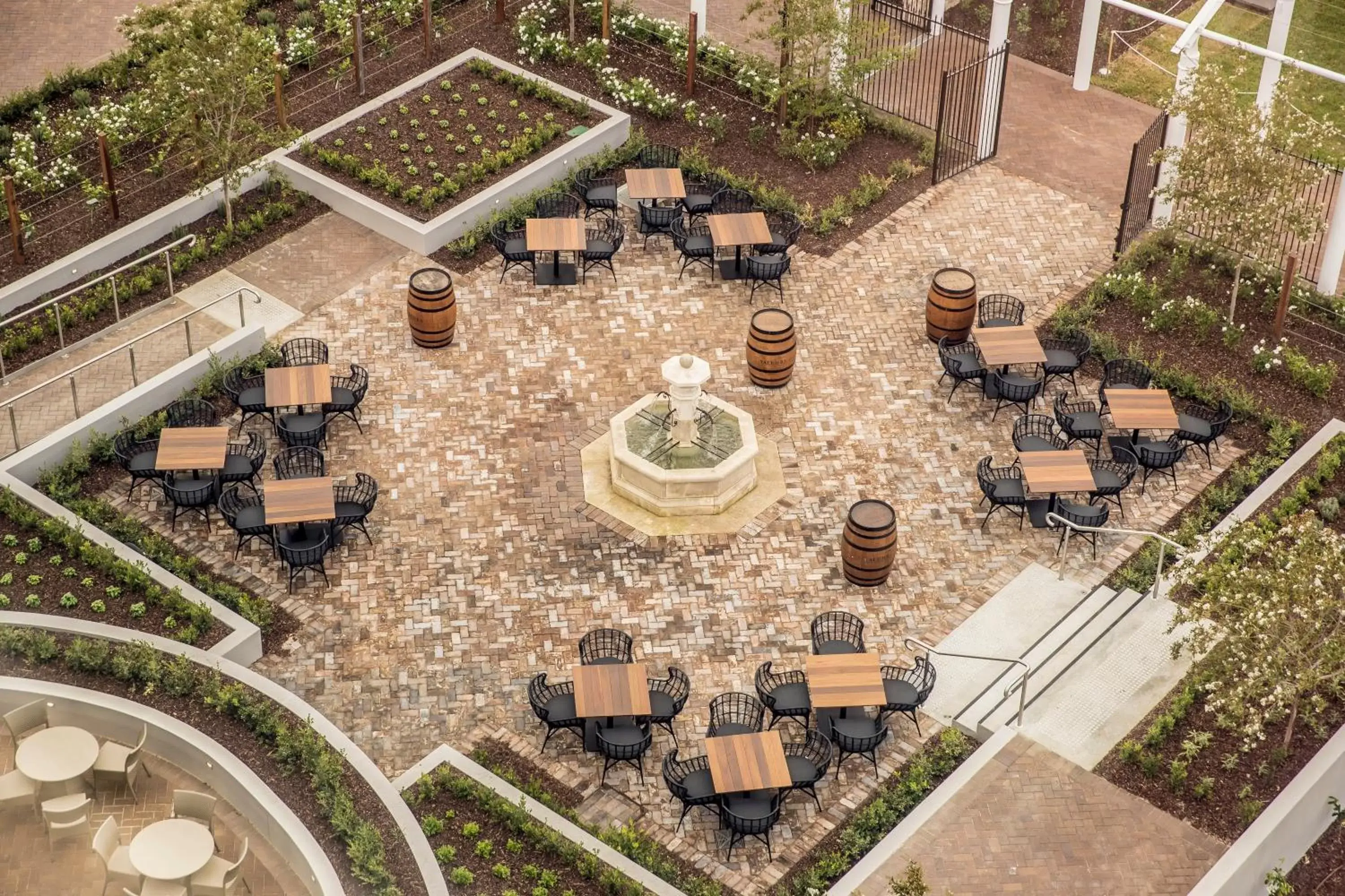 Garden, Bird's-eye View in The William Inglis Mgallery By Sofitel