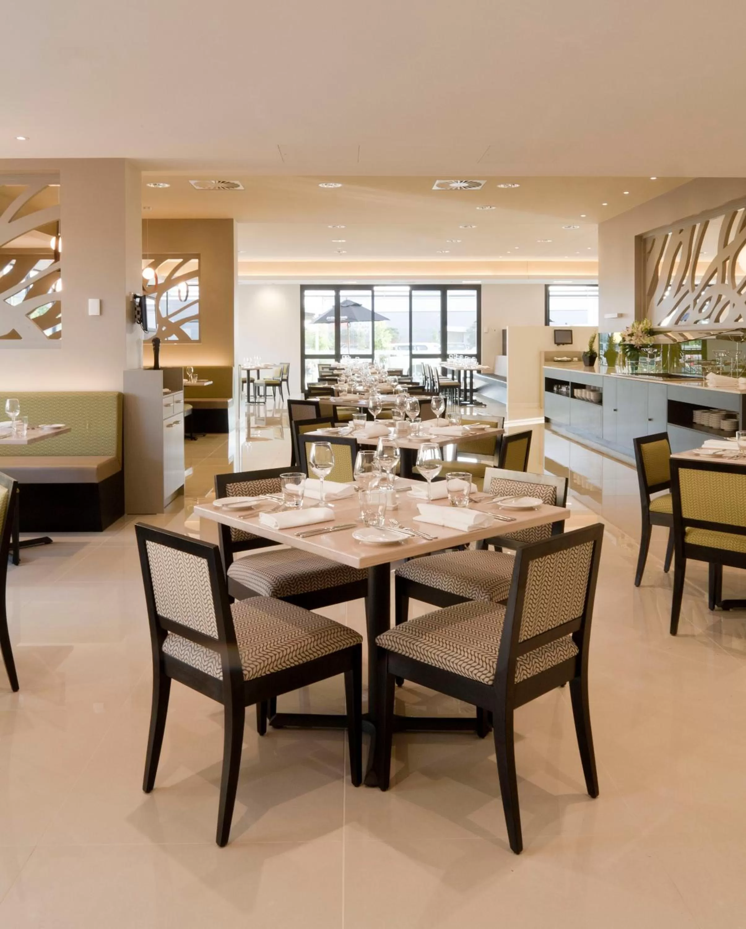 Restaurant/places to eat in Sudima Auckland Airport