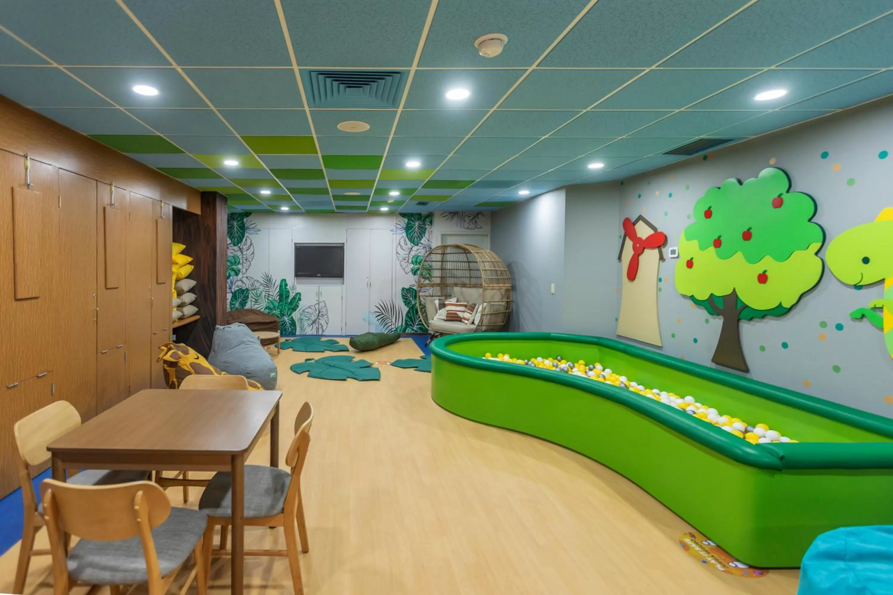 Game Room in The Royal Sands Resort & Spa