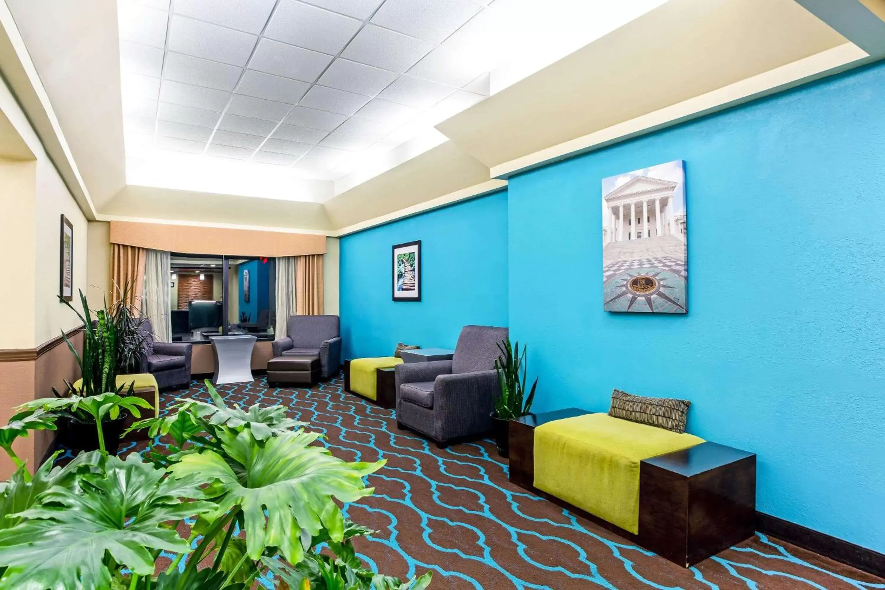 Lobby or reception, Seating Area in La Quinta by Wyndham Wytheville