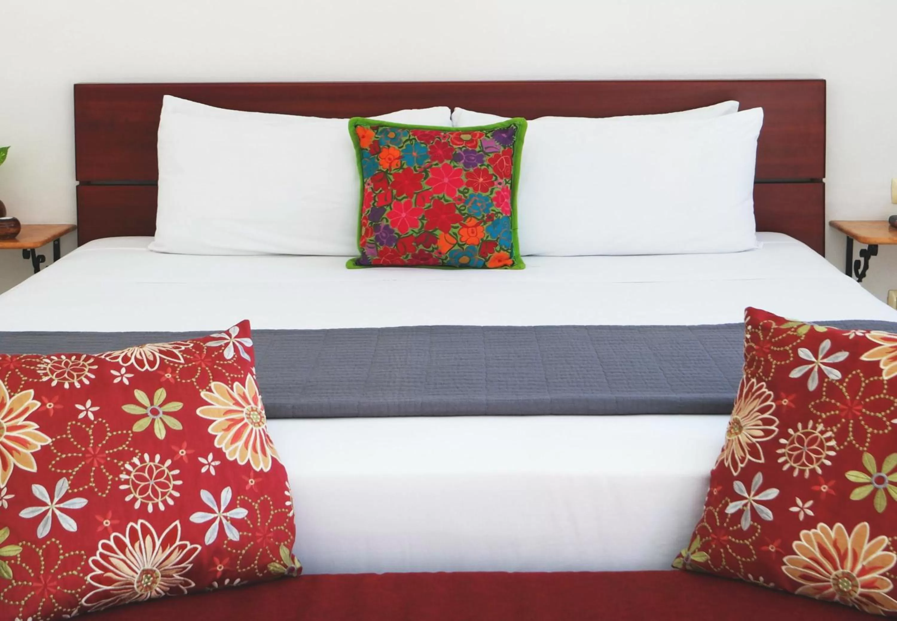 King Suite with Pool View in Merida Santiago Hotel Boutique