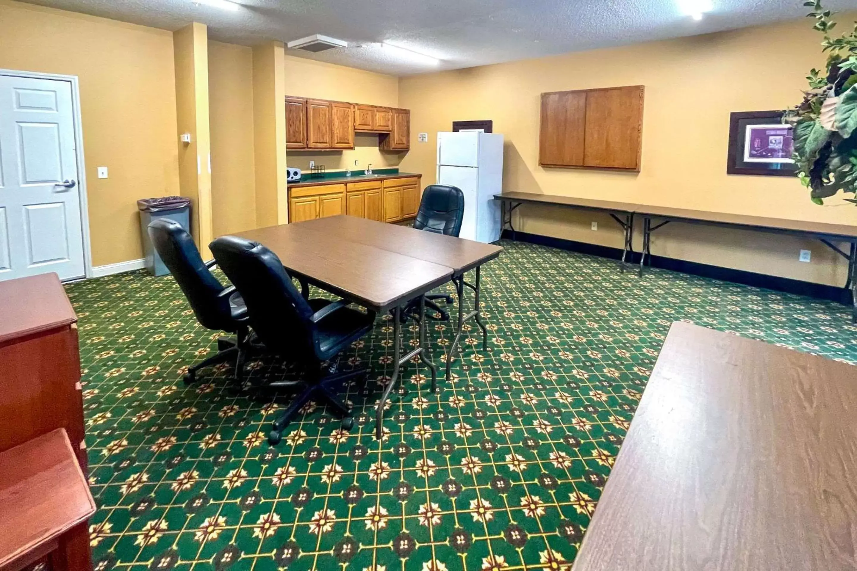 Meeting/conference room in MainStay Suites Madison East