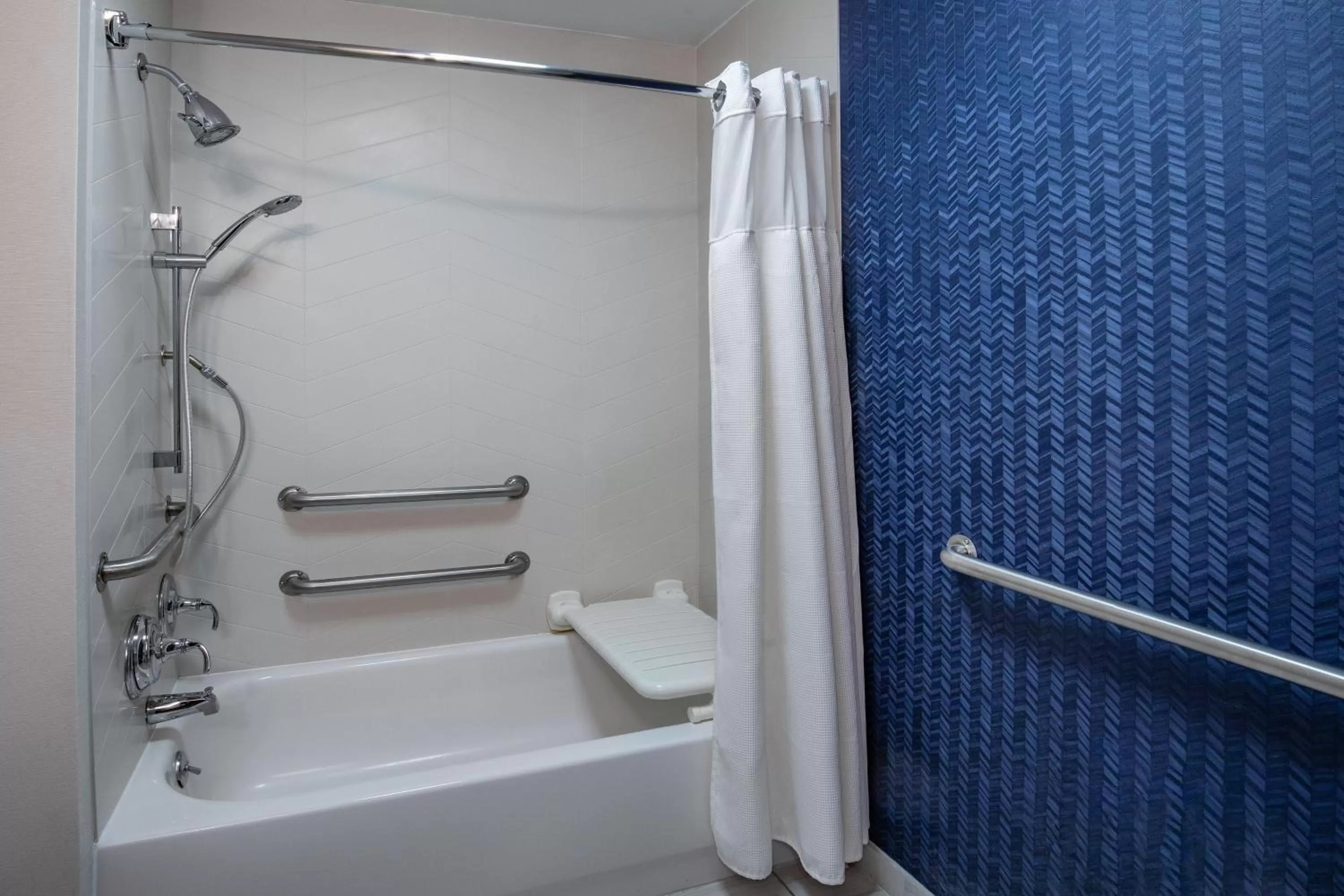 Bathroom in Fairfield Inn by Marriott Albany University Area