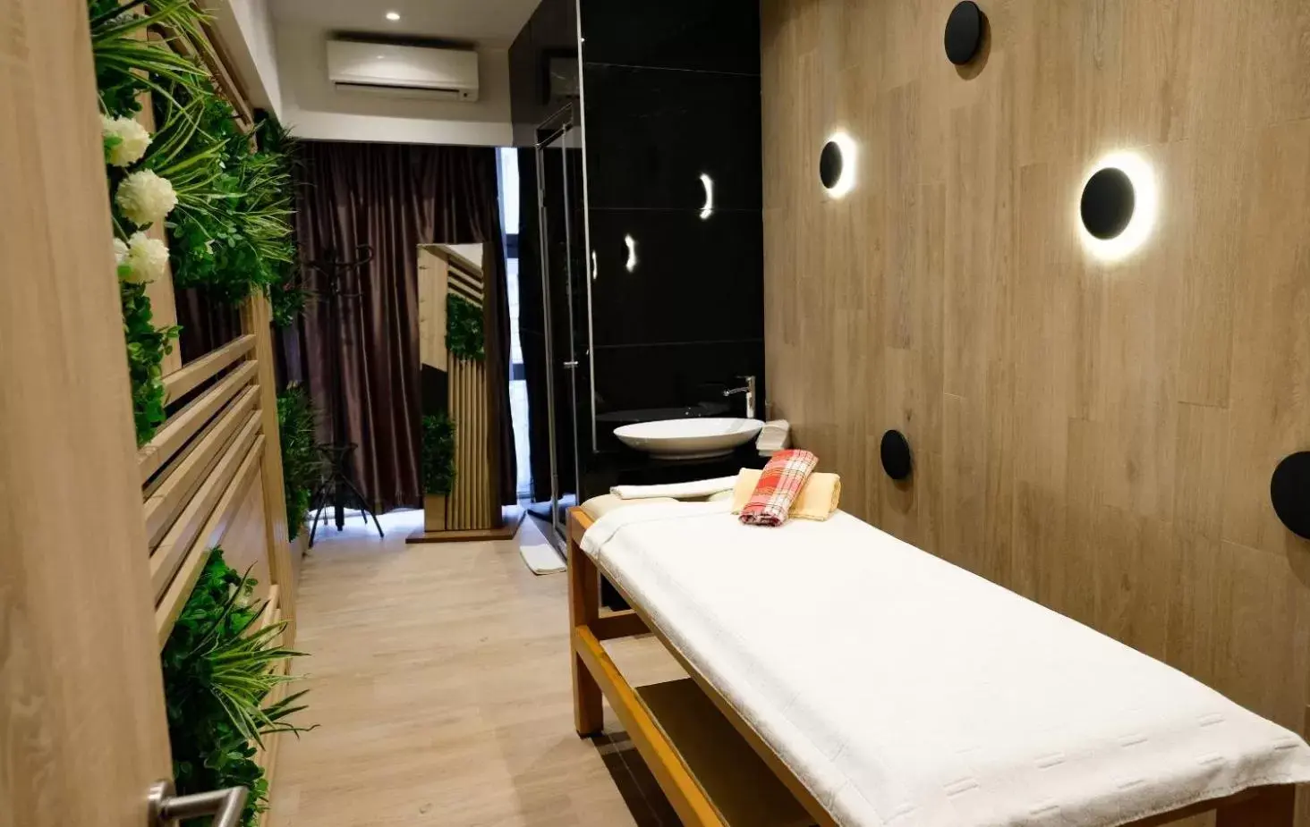 Massage, Spa/Wellness in Hollywood Hotel