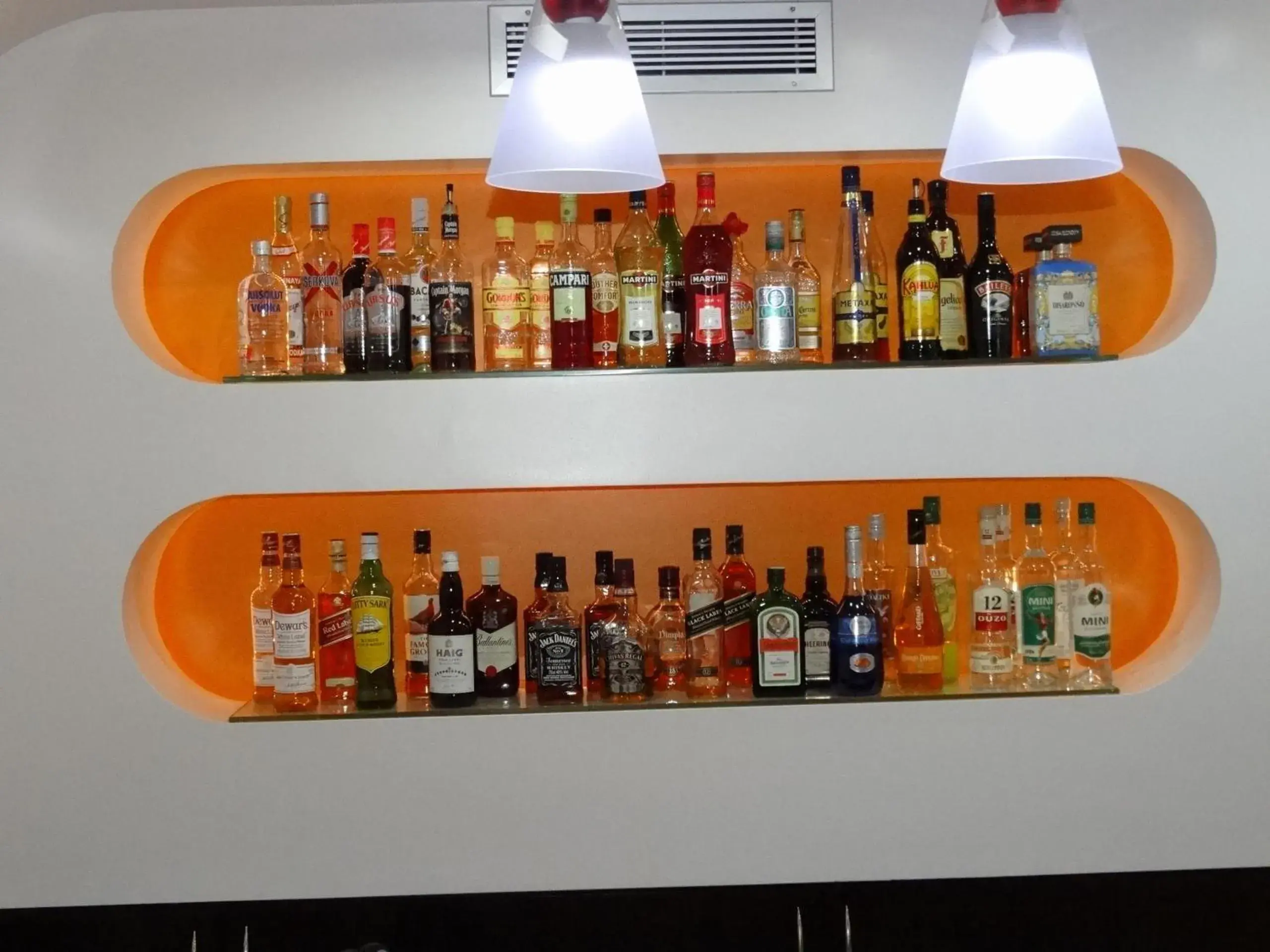 Alcoholic drinks, Lounge/Bar in Faros I