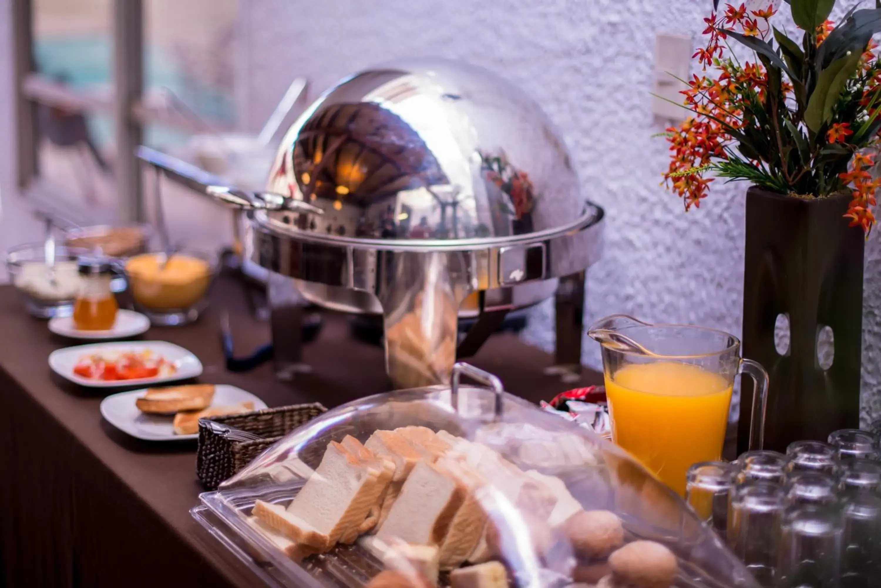 Dining area, Food in Del Marques Hotel and Suites