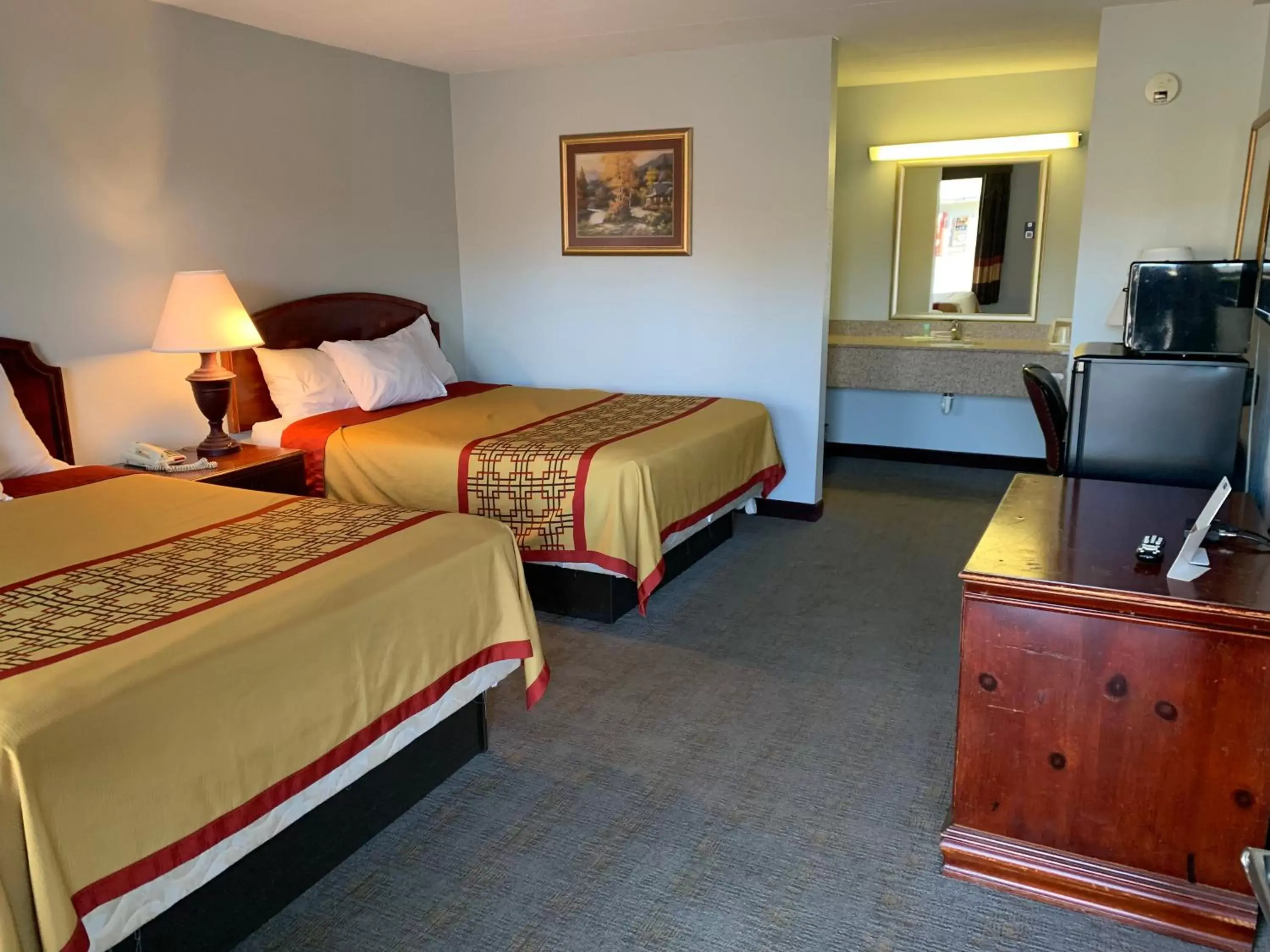 Bed in Travelodge by Wyndham Pigeon Forge