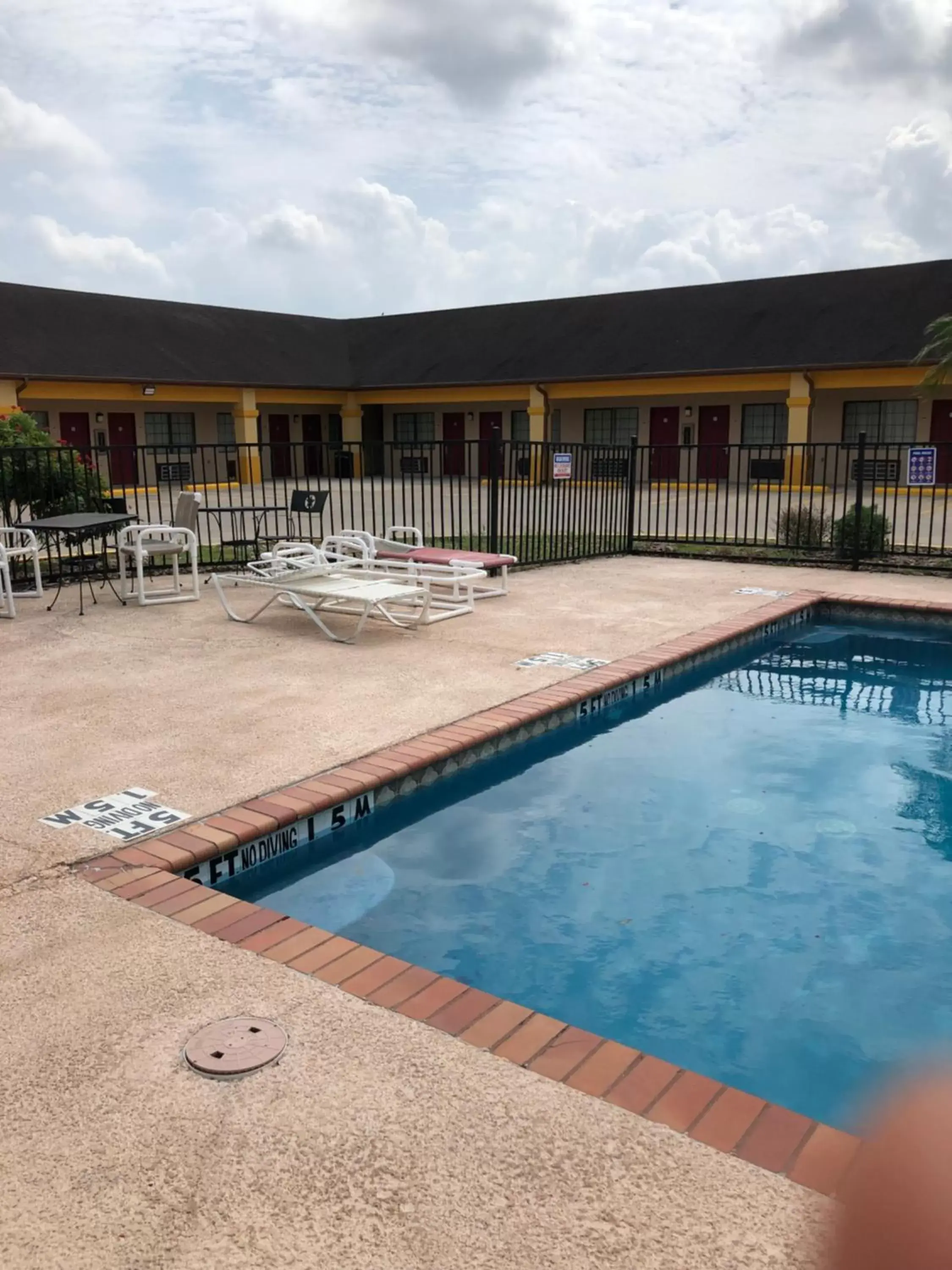 Swimming Pool in Los Fresnos Inn and Suites