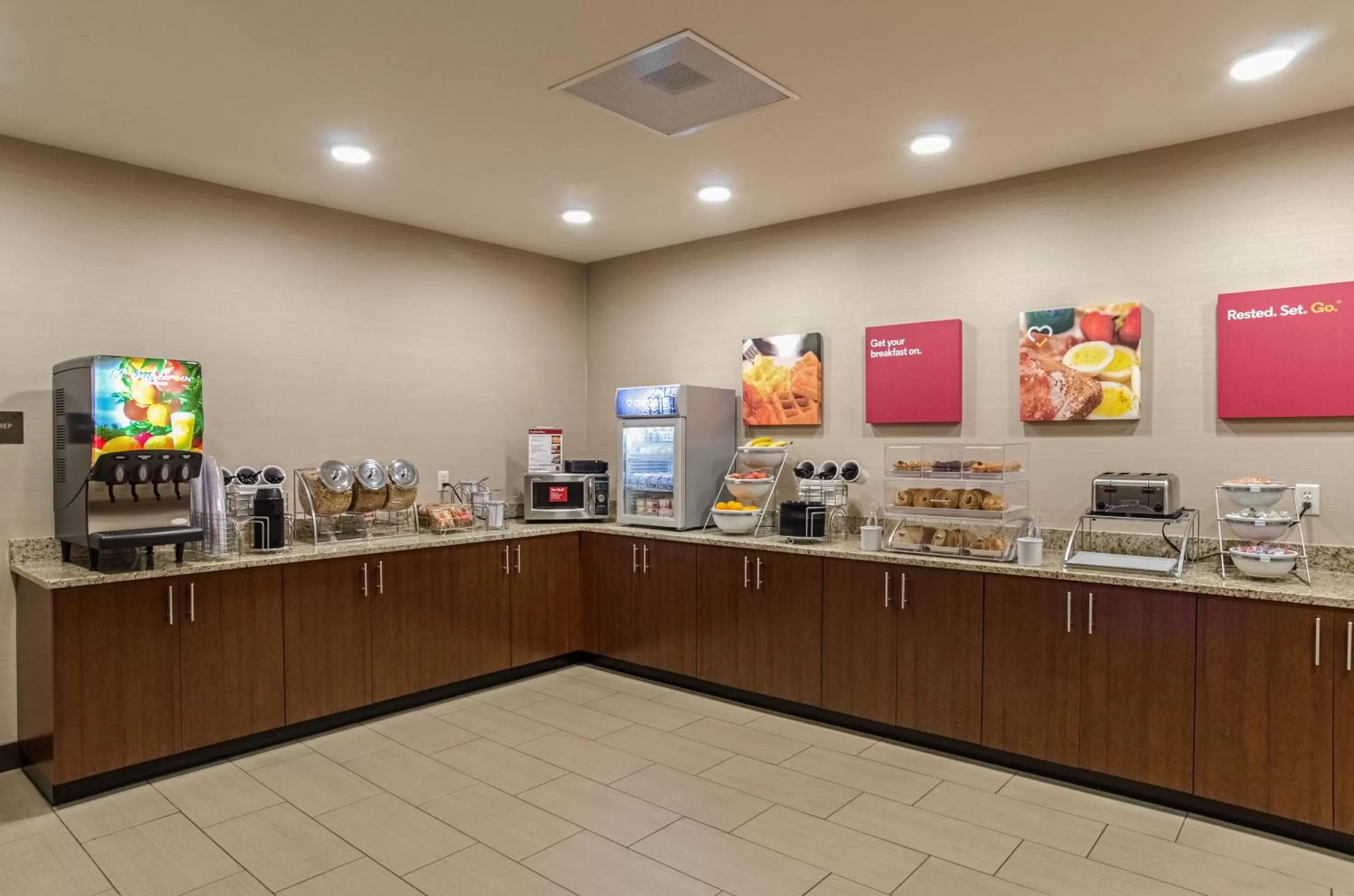 American breakfast in Comfort Suites Loveland