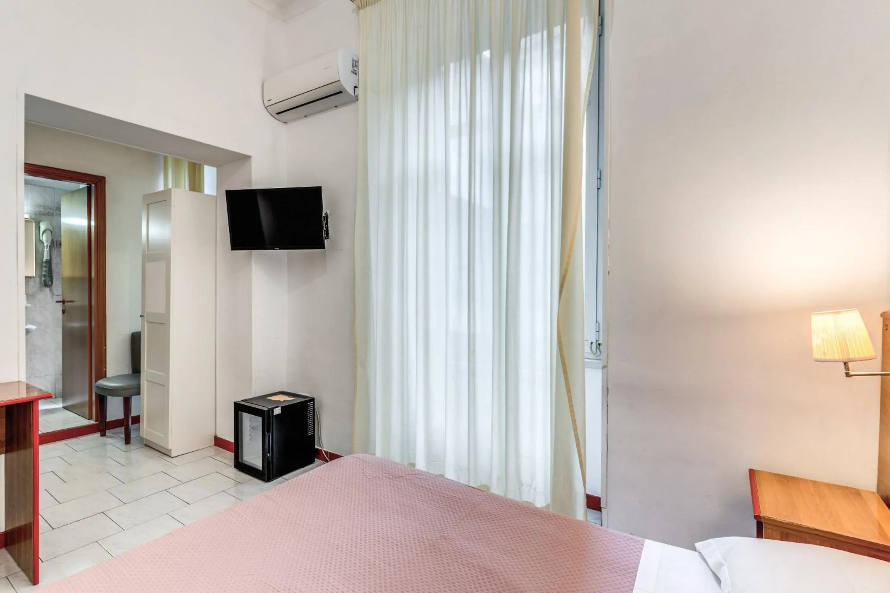 Bedroom, Bed in Hotel Altavilla 9 Bedroom, Bed in Hotel Altavilla 9