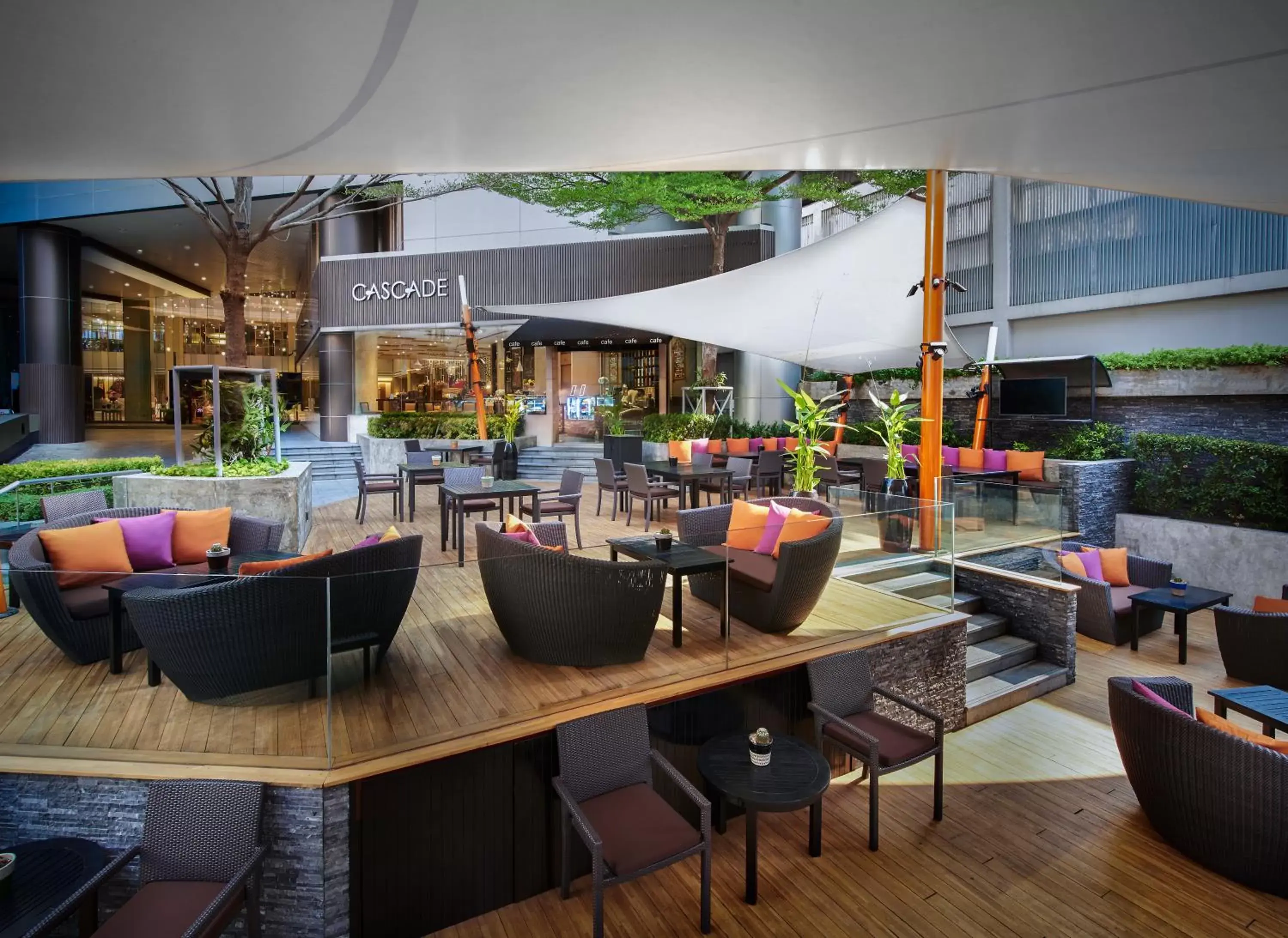 Patio, Restaurant/Places to Eat in Amari Watergate Bangkok