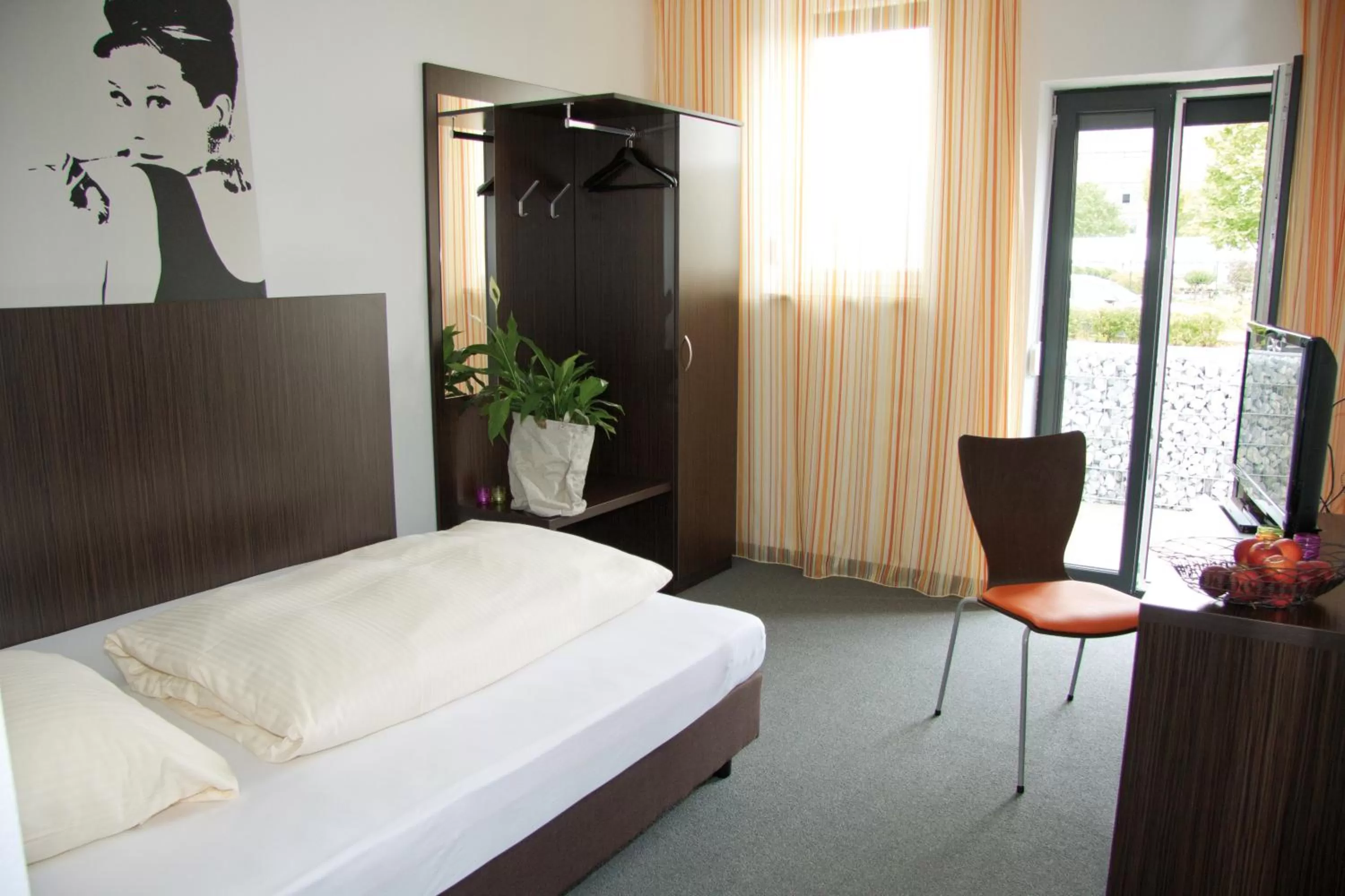 Day, Bed in GS Hotel Mindelheim