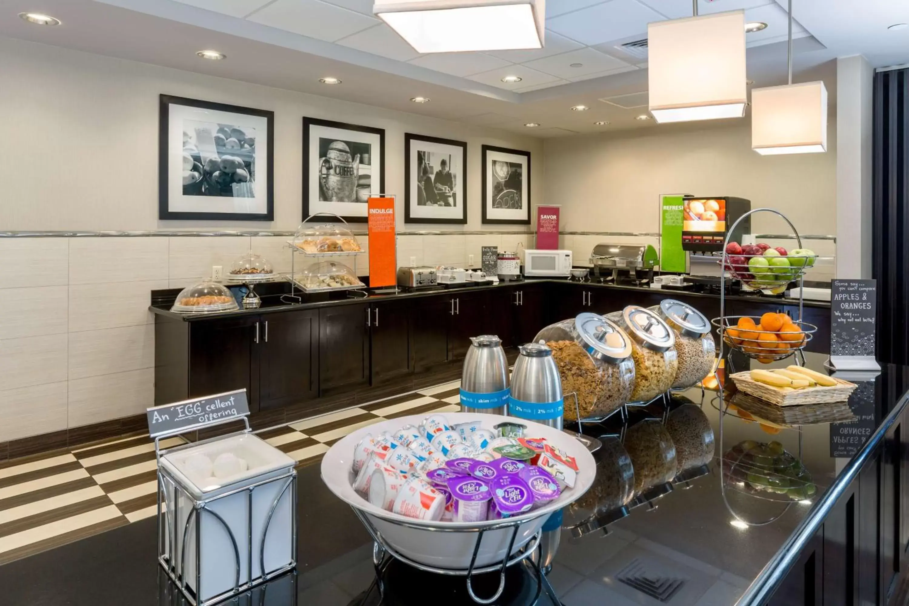 Breakfast, Restaurant/Places to Eat in Hampton Inn & Suites San Diego-Poway