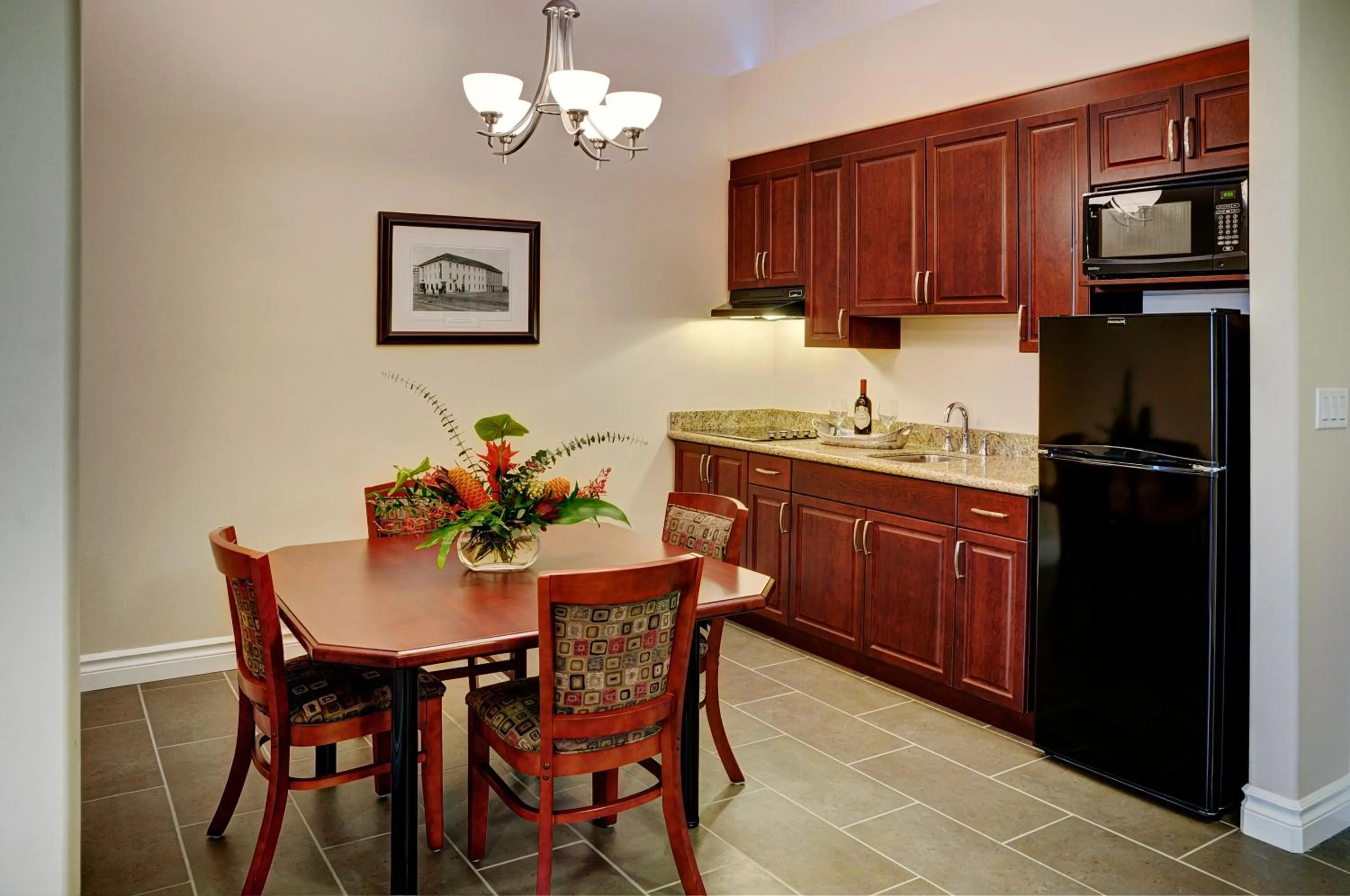 Kitchen or kitchenette in Chateau Nova Yellowhead