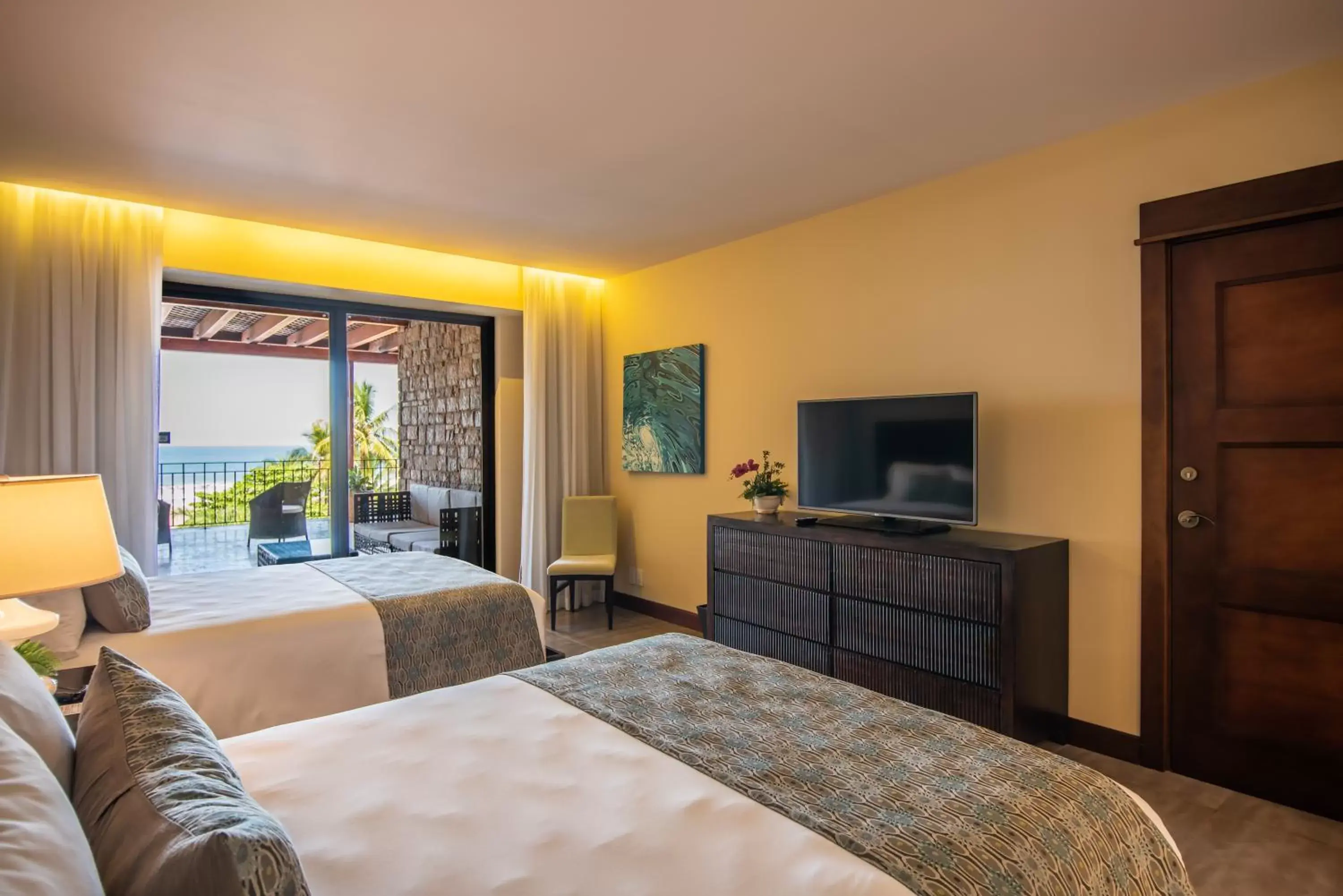 Bedroom, TV/Entertainment Center in Crocs Resort & Casino