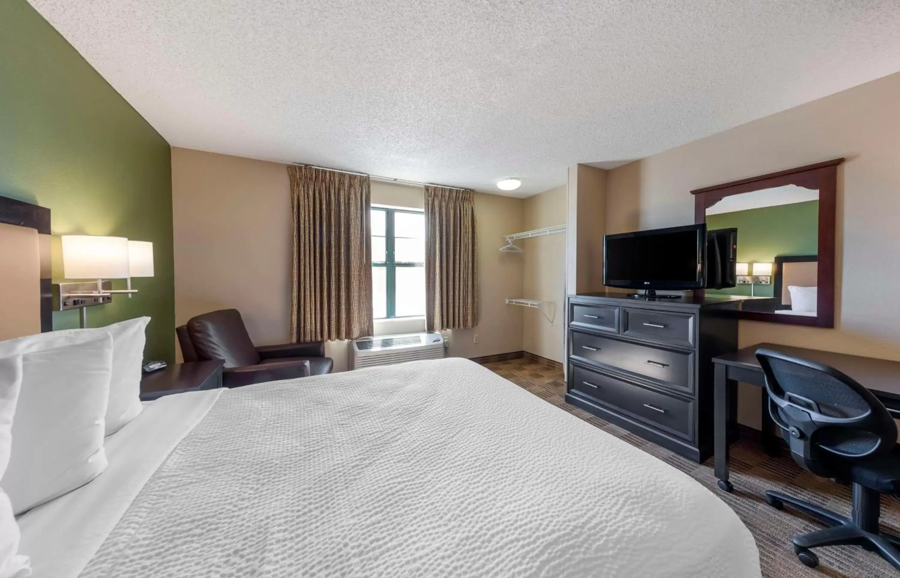 Bedroom, TV/Entertainment Center in Extended Stay America Suites - Orange County - Katella Ave