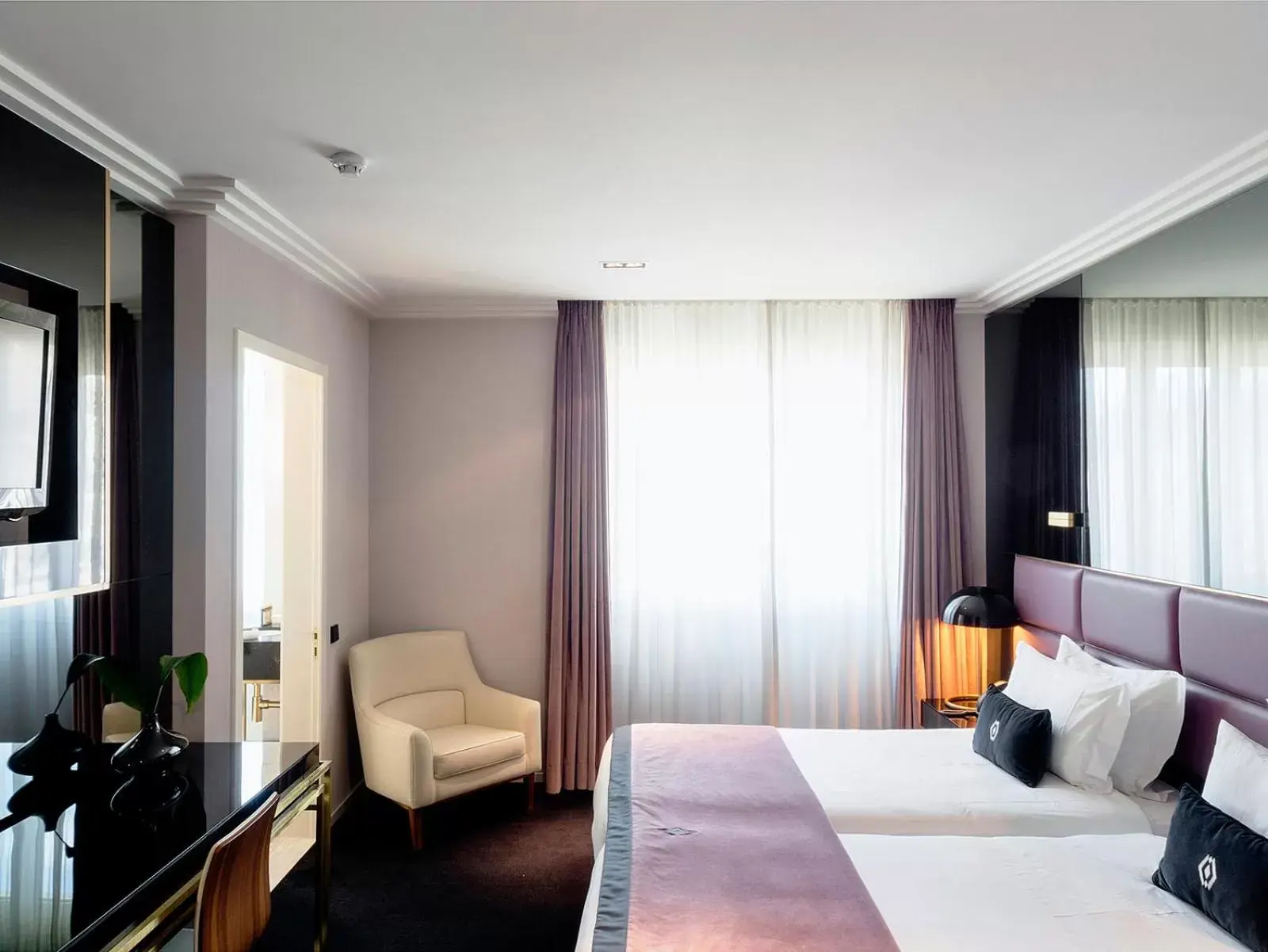 Bedroom, Bed in Altis Avenida Hotel