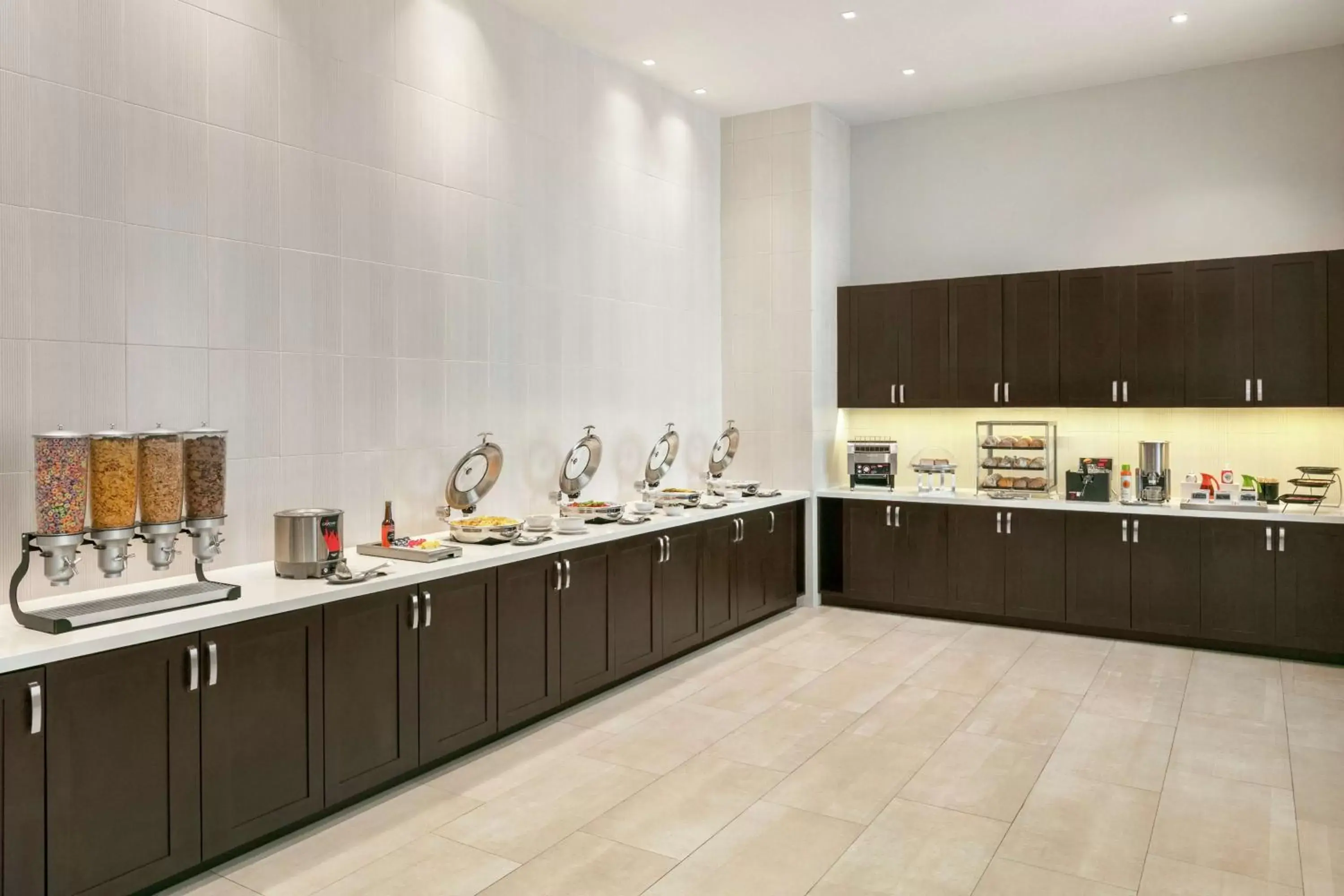 Breakfast, Kitchen/Kitchenette in Homewood Suites By Hilton Monterrey Apodaca