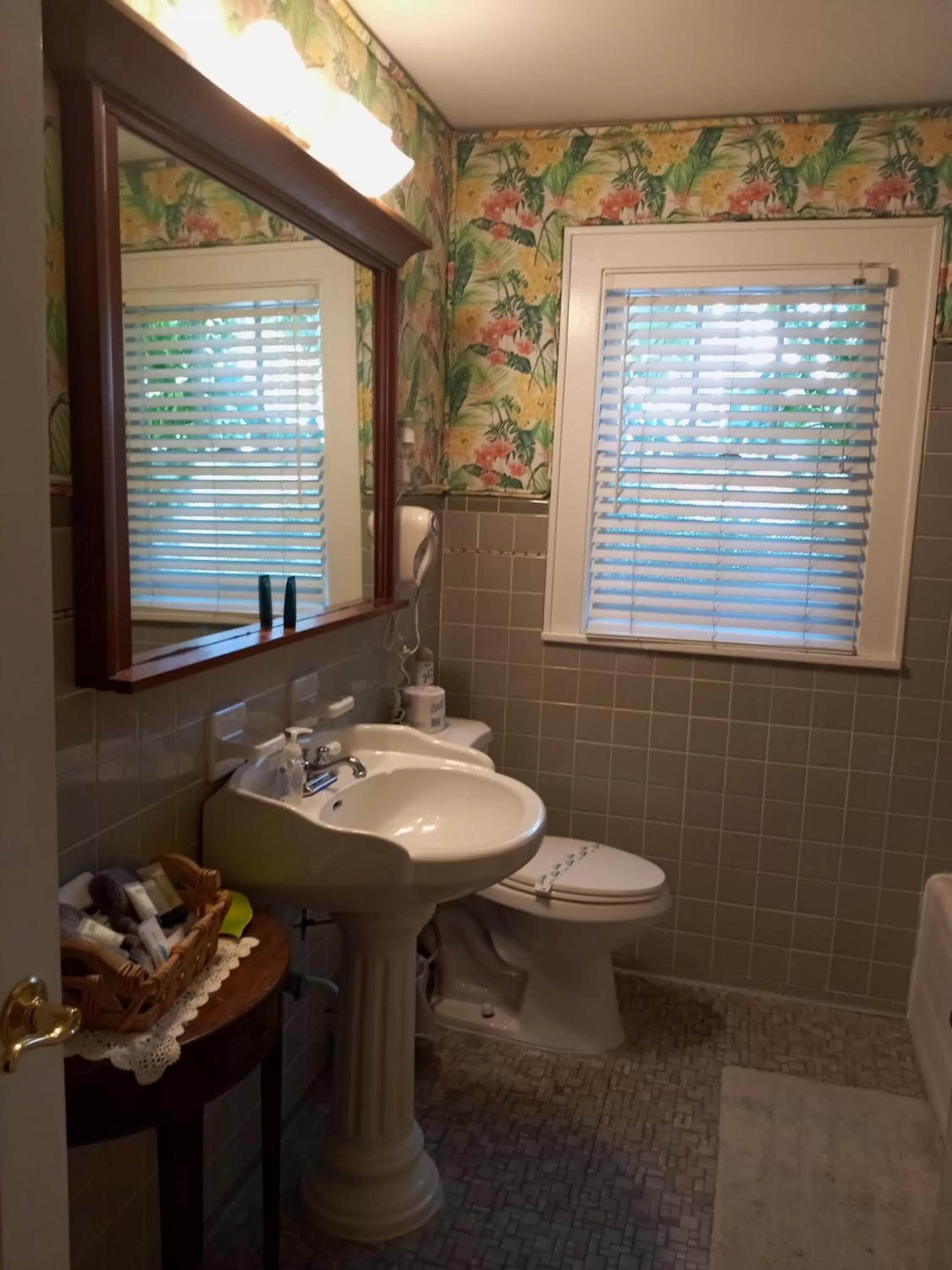 Toilet, Bathroom in Sea Breeze Manor Inn