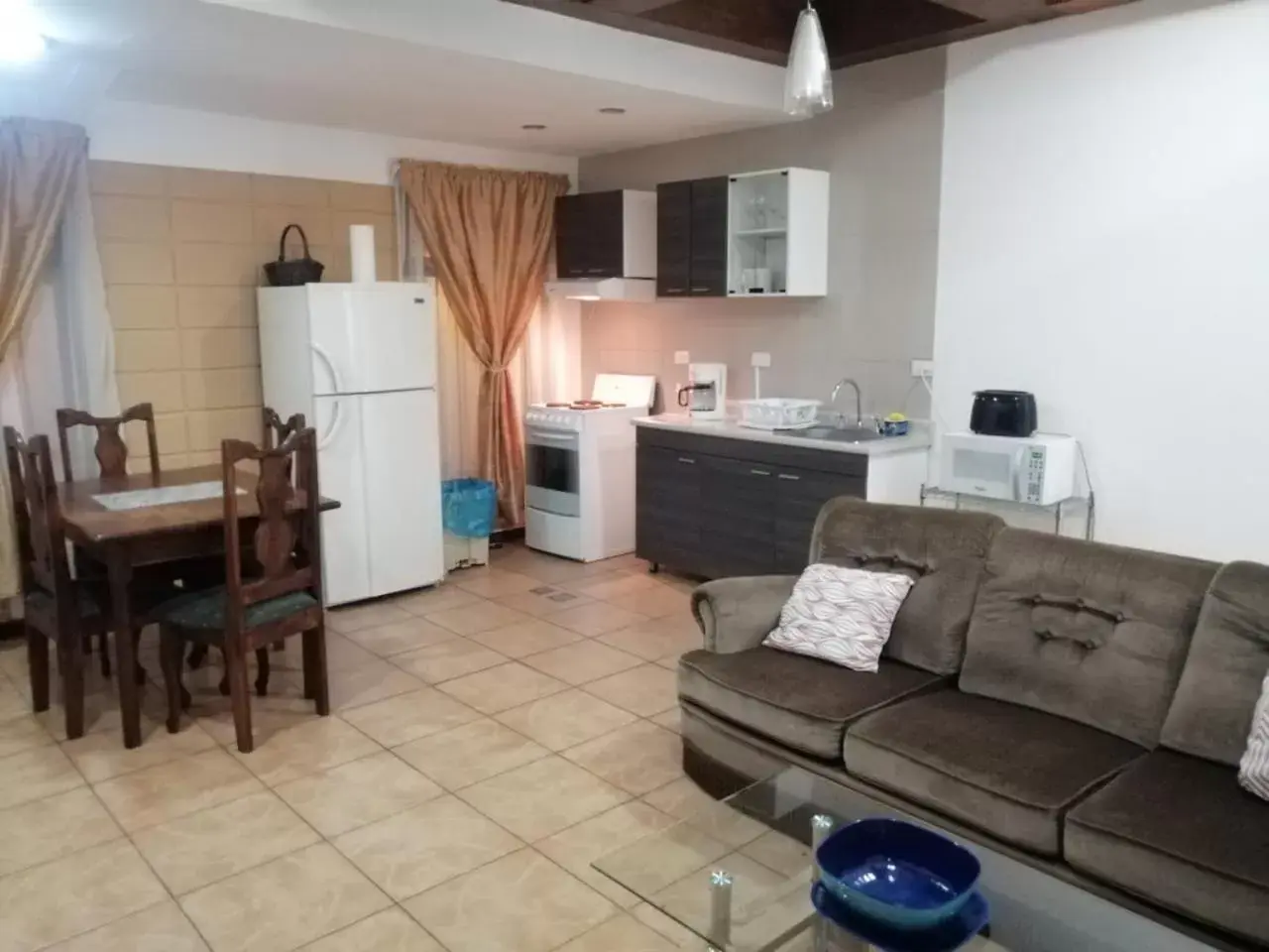 Living room, Kitchen/Kitchenette in Apartotel Don Francisco